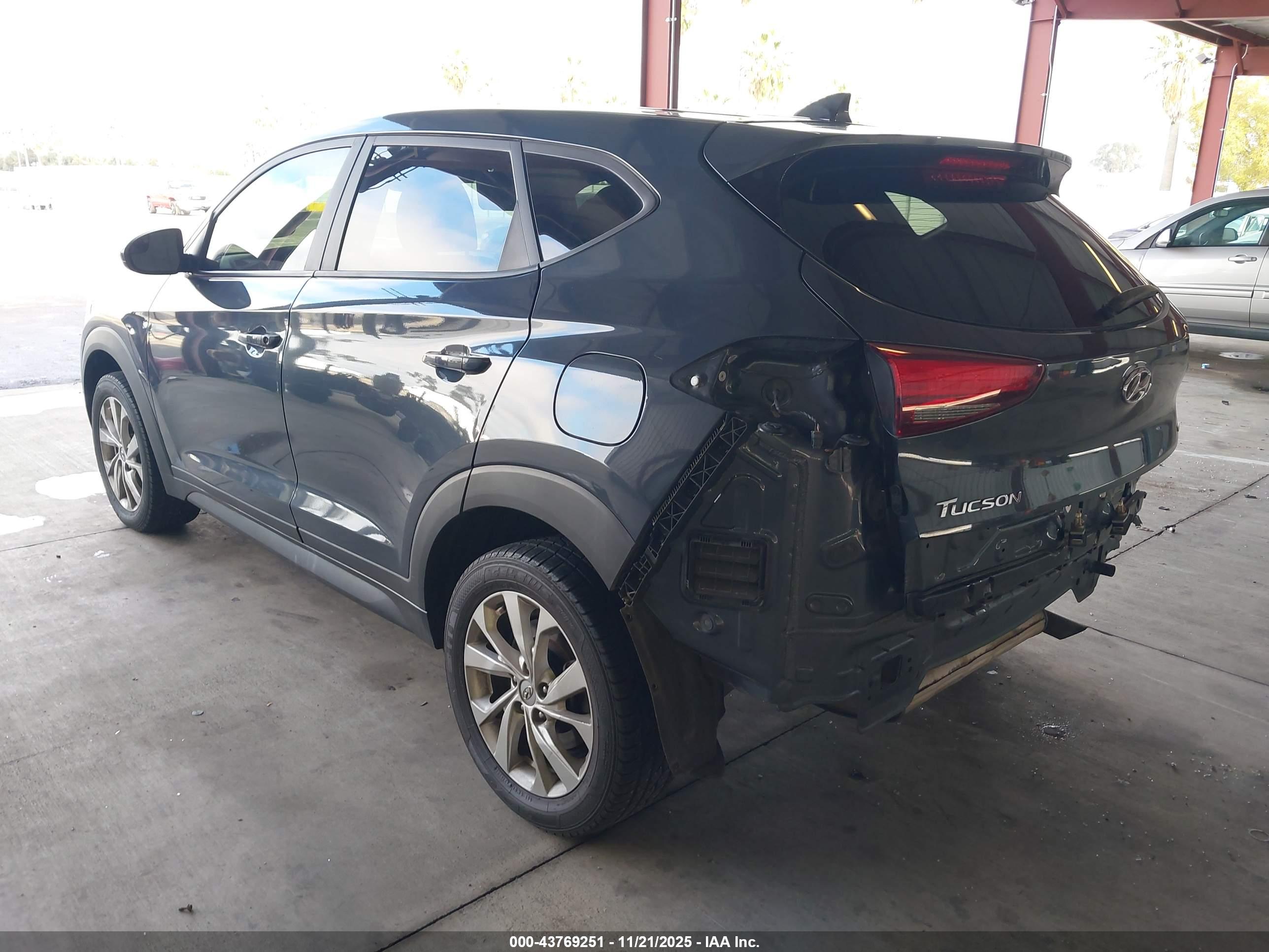 HYUNDAI TUCSON image 3