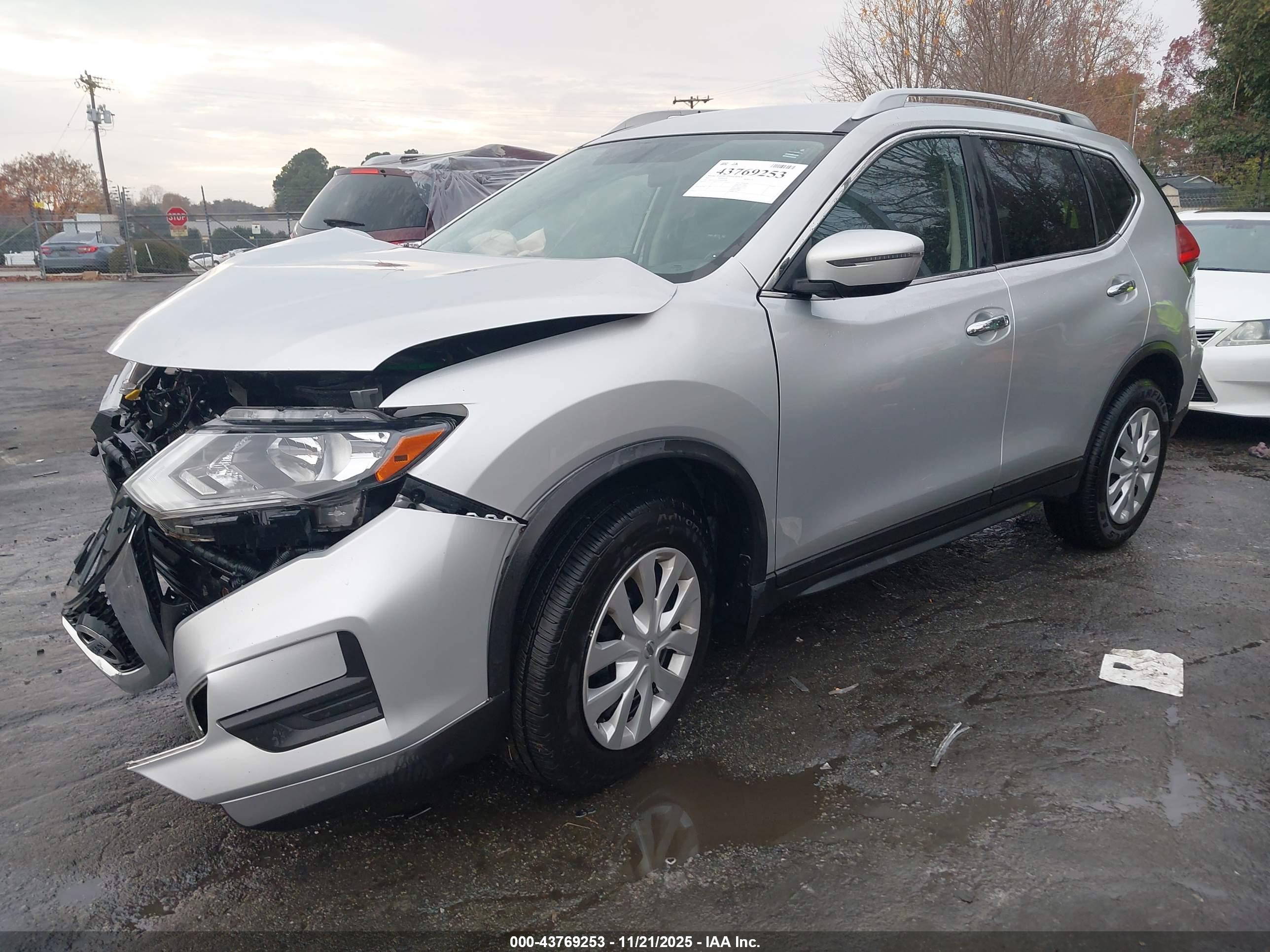 NISSAN ROGUE image 2