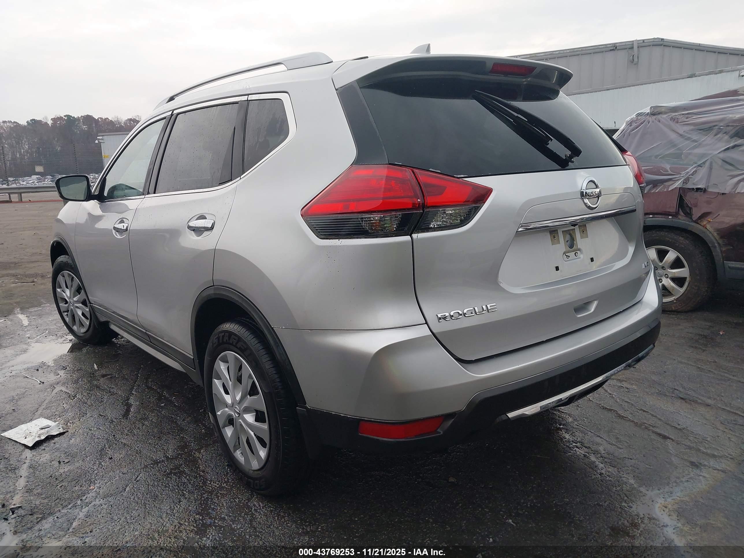 NISSAN ROGUE image 3