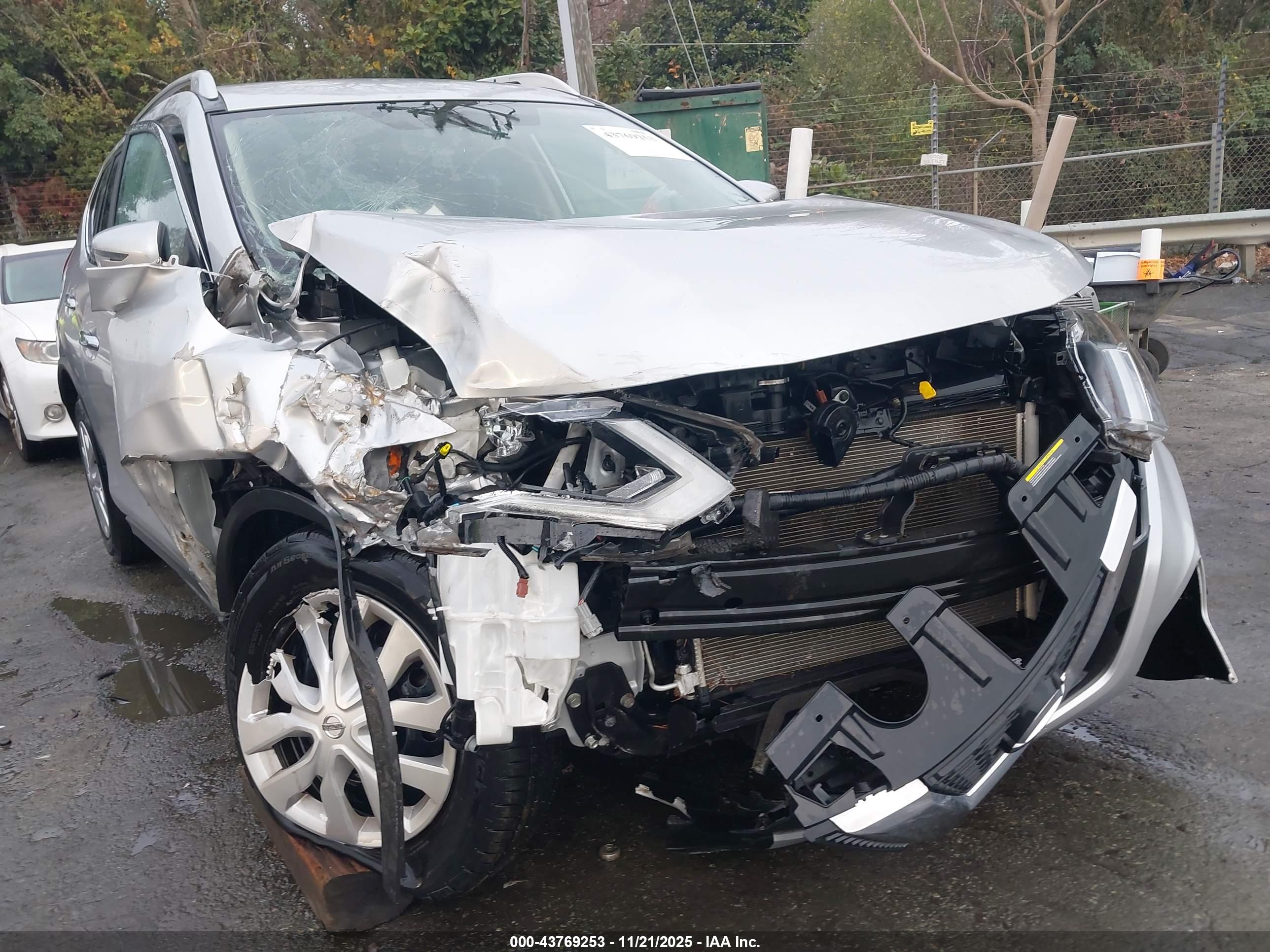 NISSAN ROGUE image 6