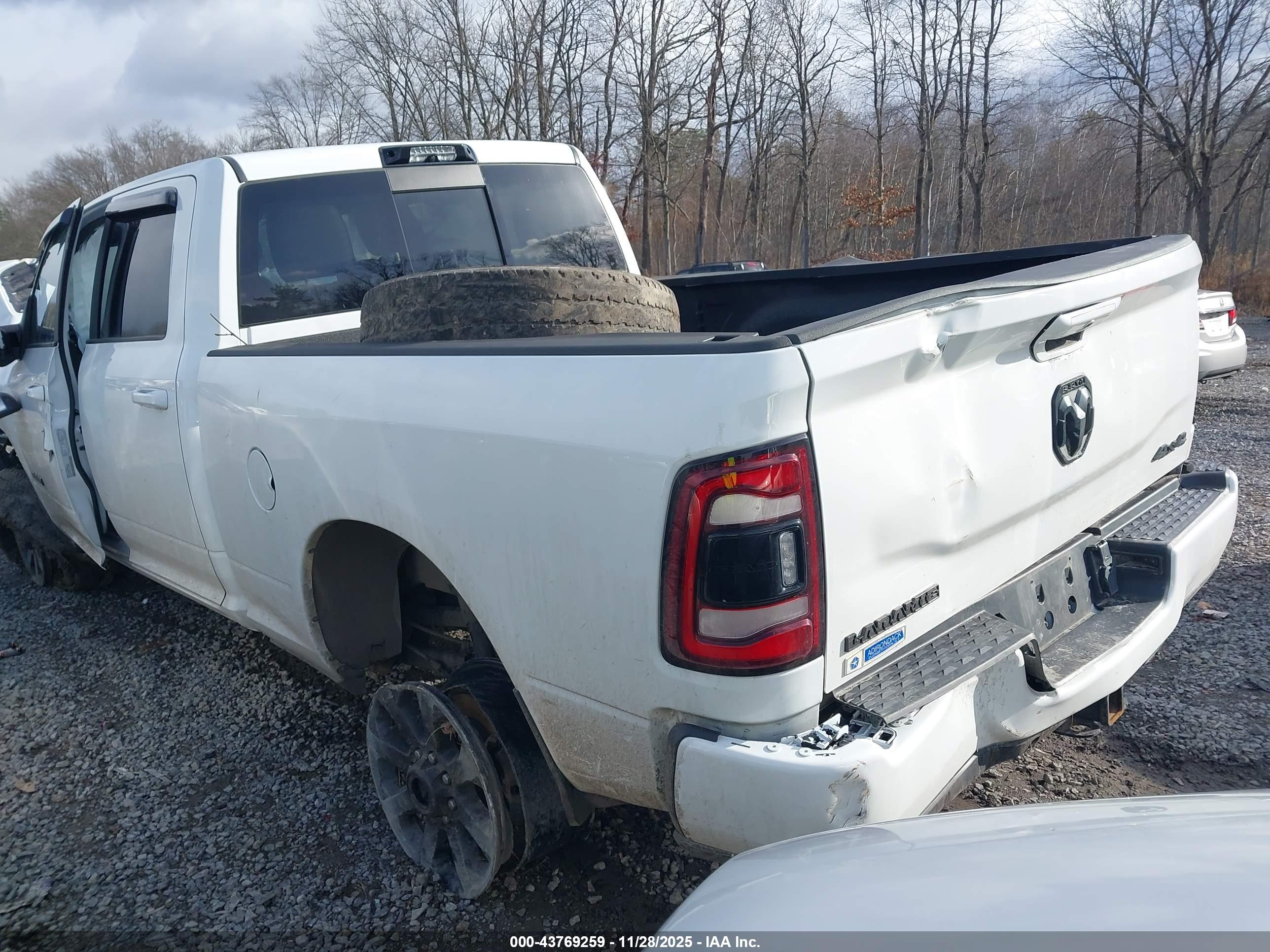 RAM 2500 image 3