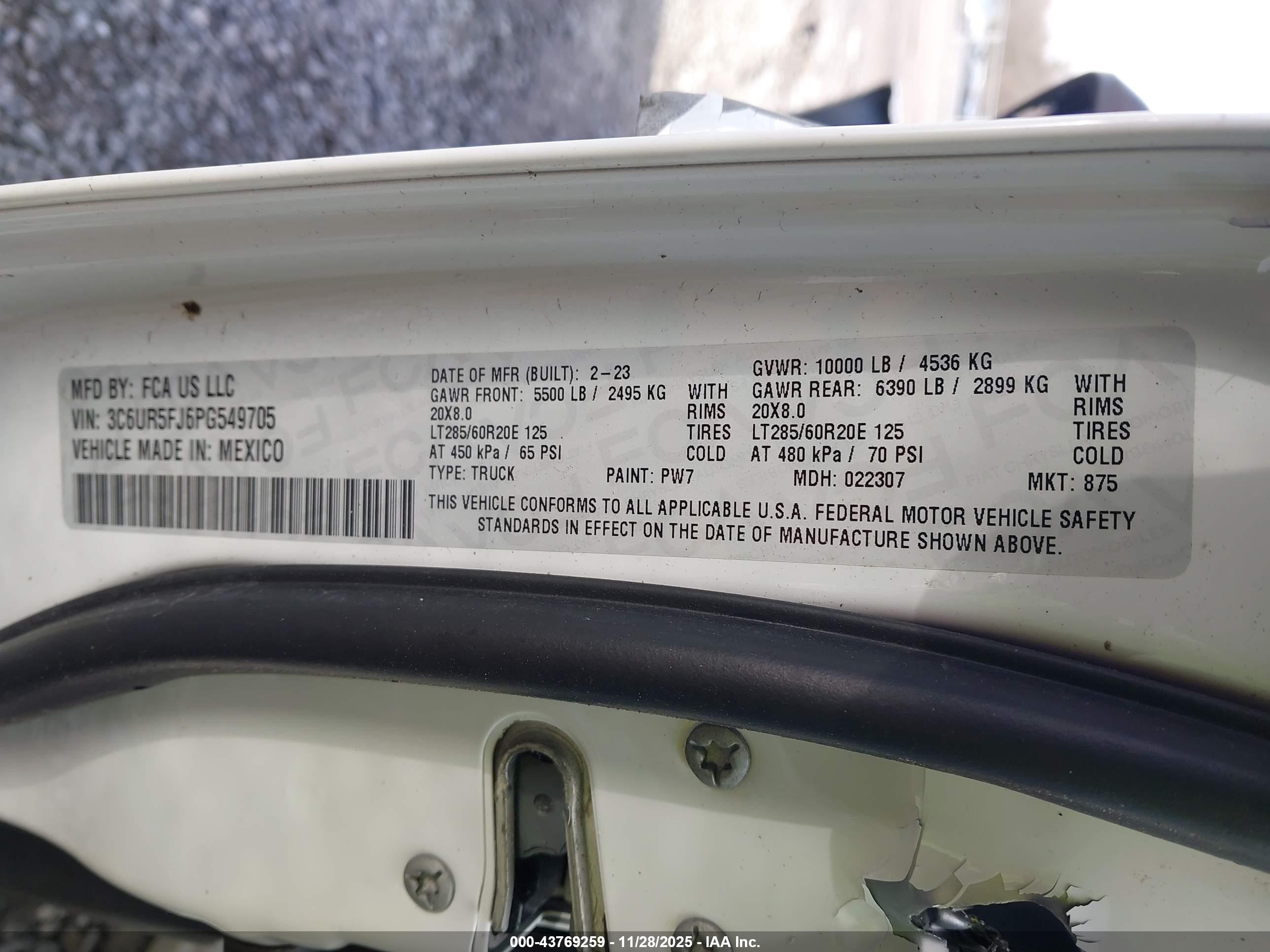 RAM 2500 image 9