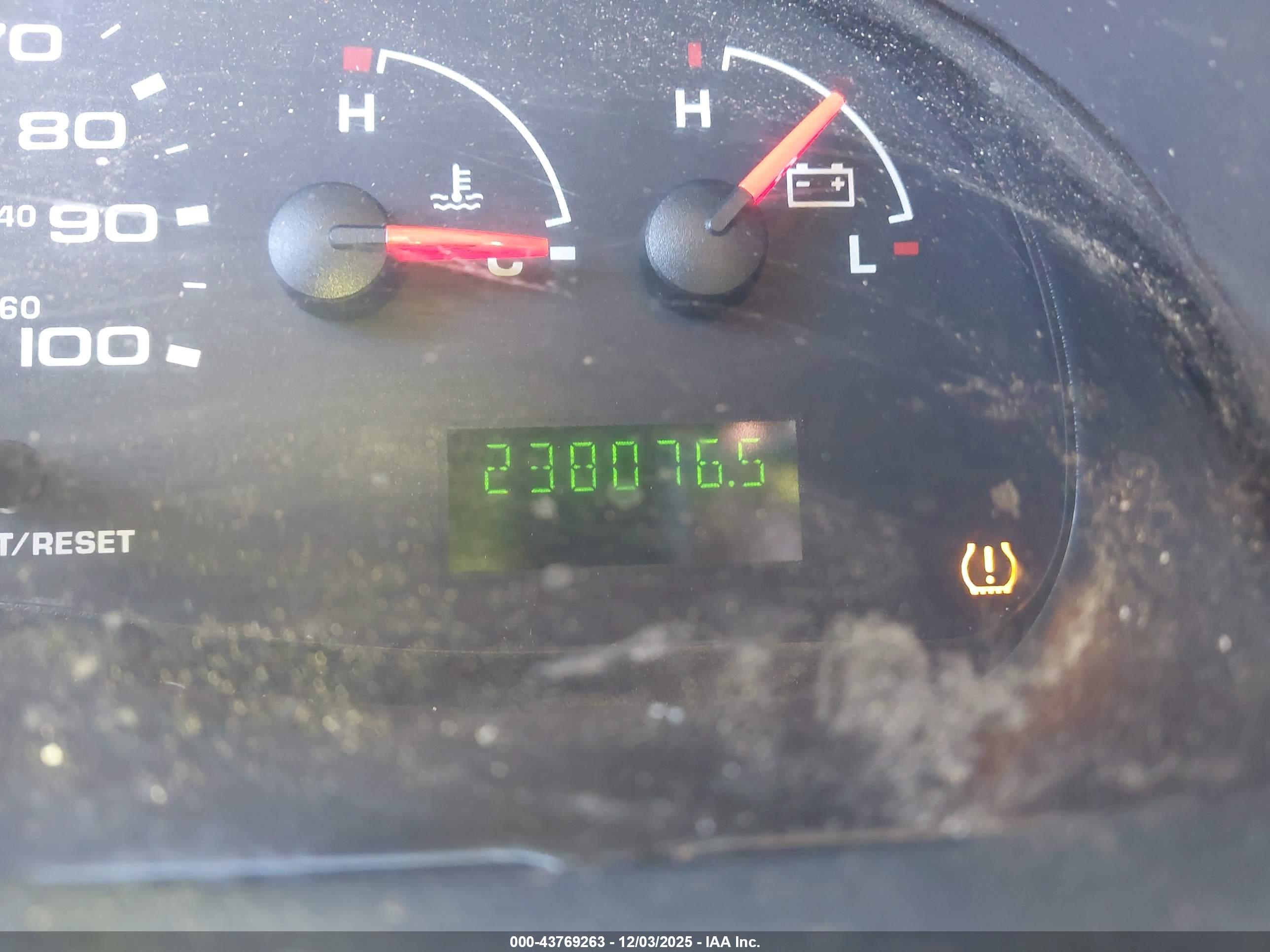 FORD E-350 image 7