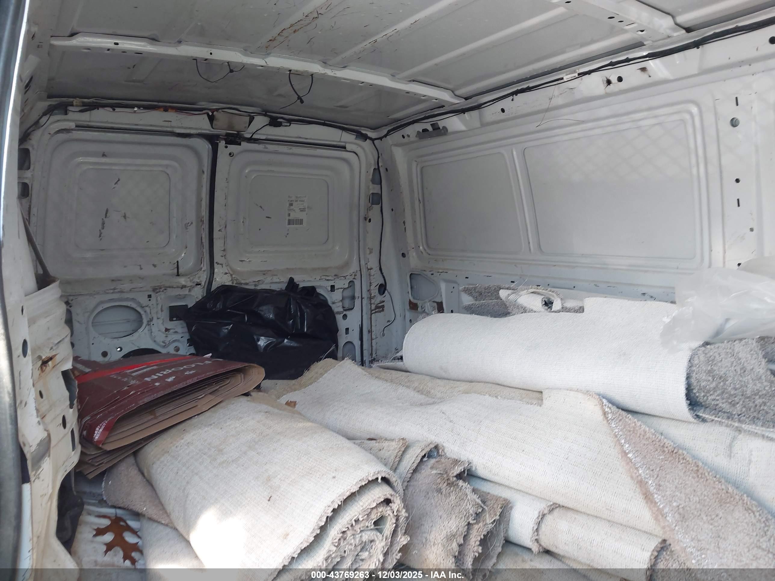 FORD E-350 image 8