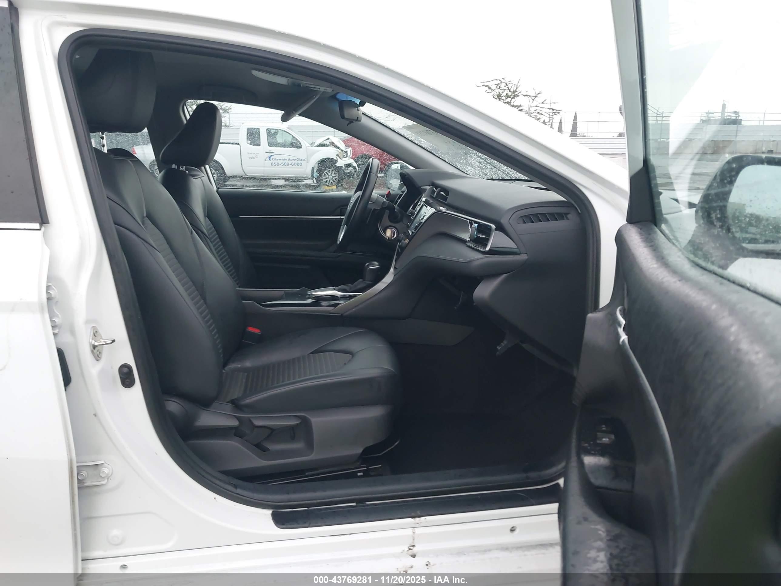 TOYOTA CAMRY image 5