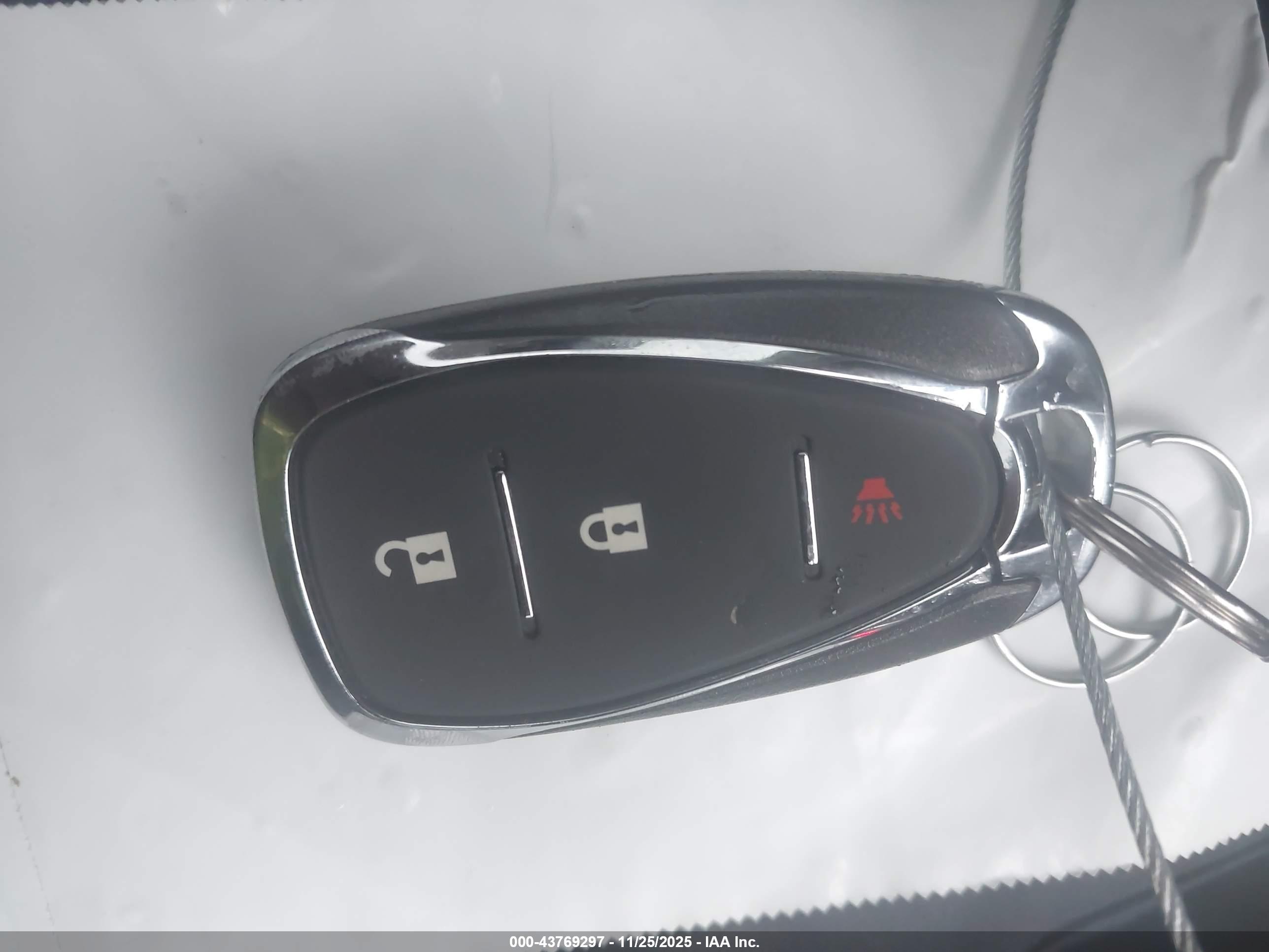 CHEVROLET EQUINOX image 11