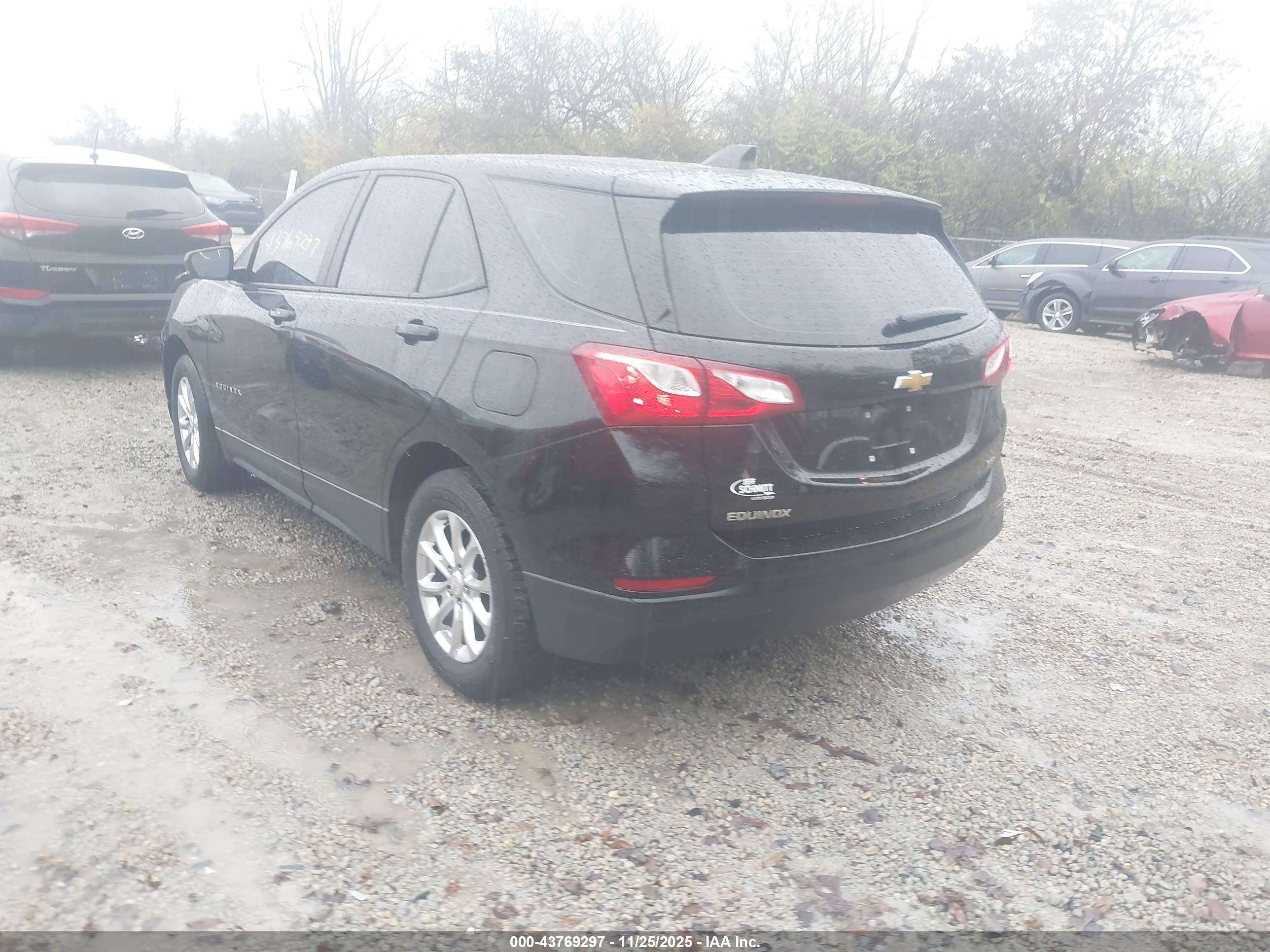 CHEVROLET EQUINOX image 3