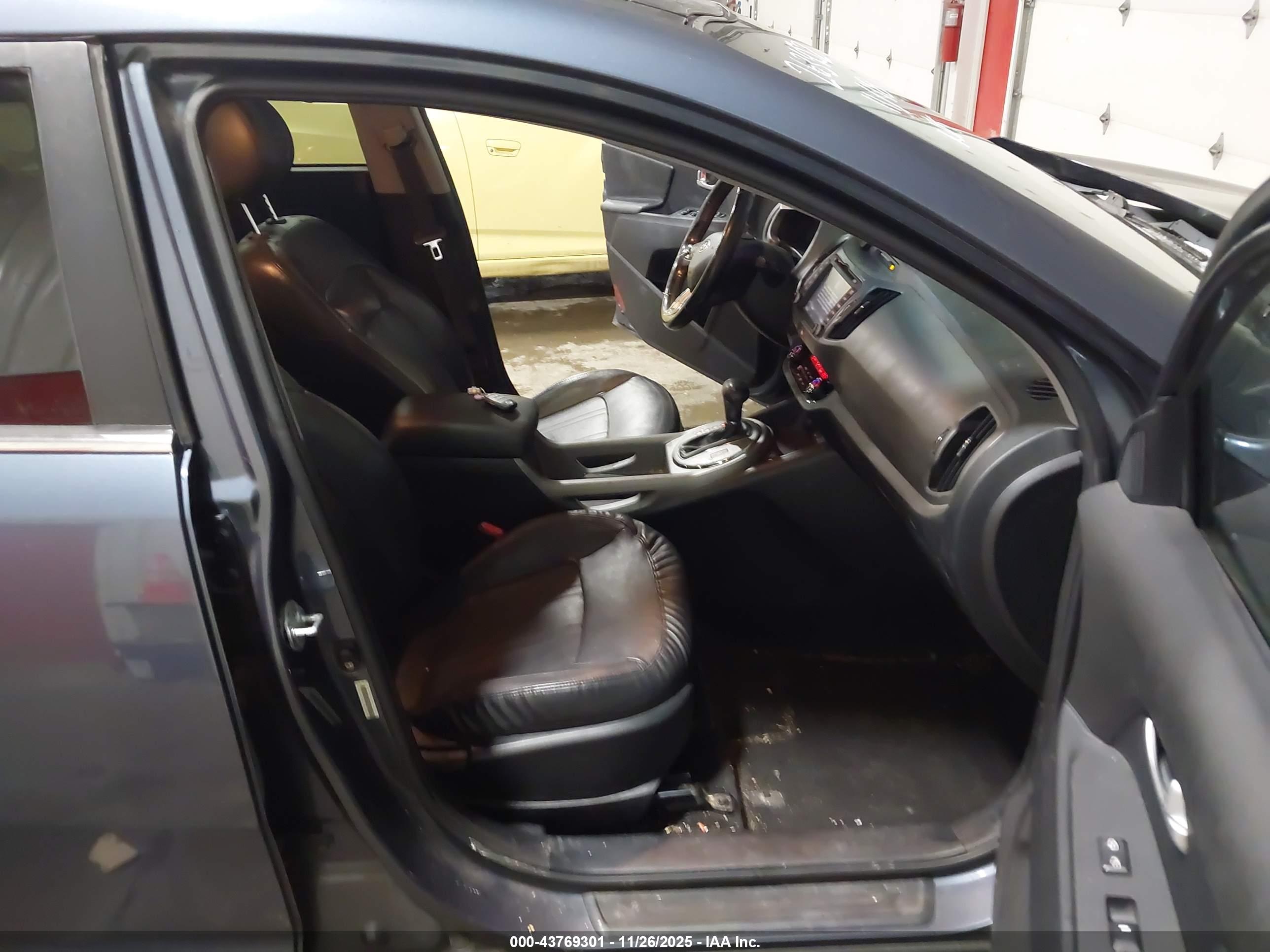 KIA SPORTAGE image 5