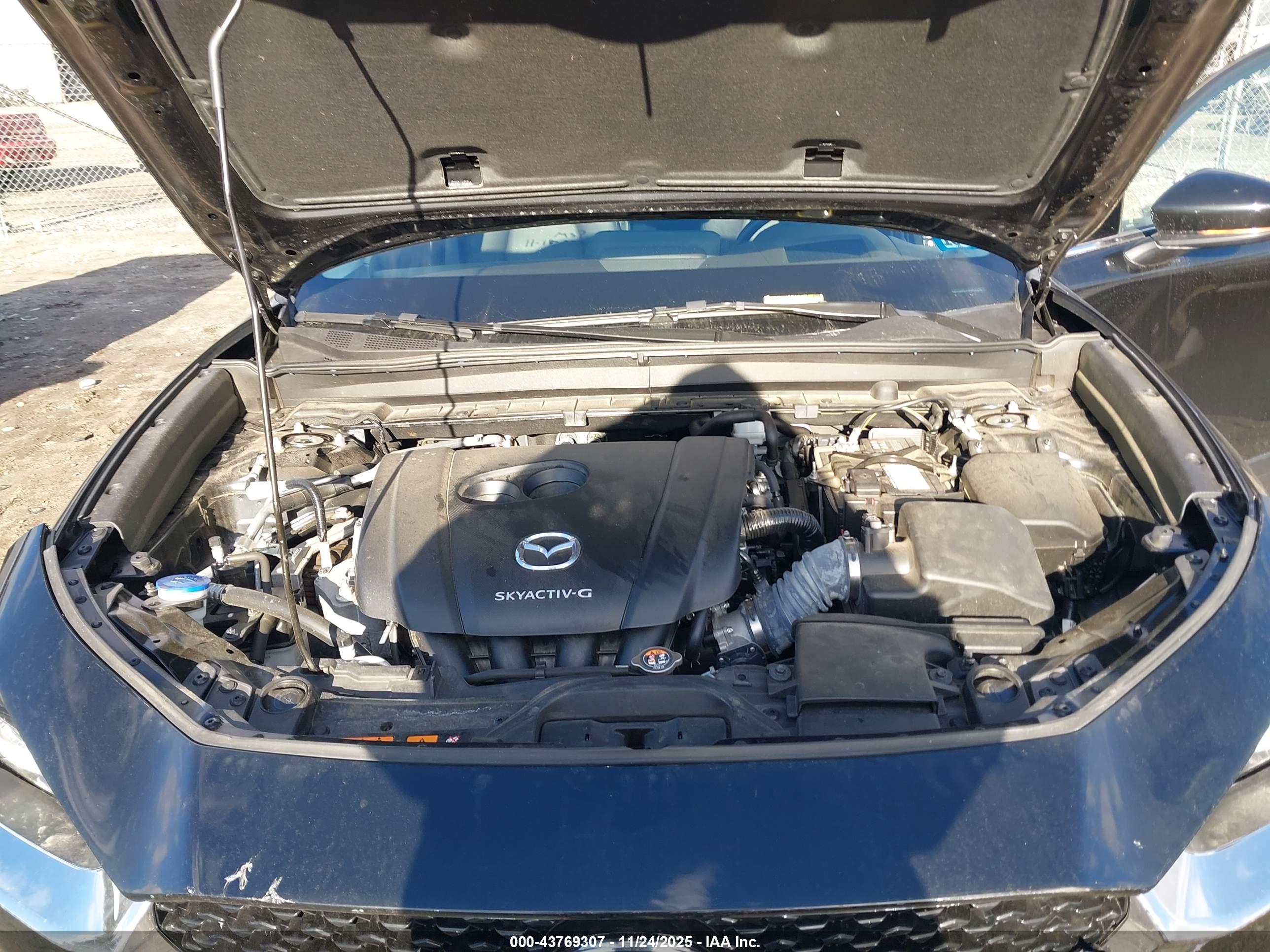 MAZDA CX-30 image 10