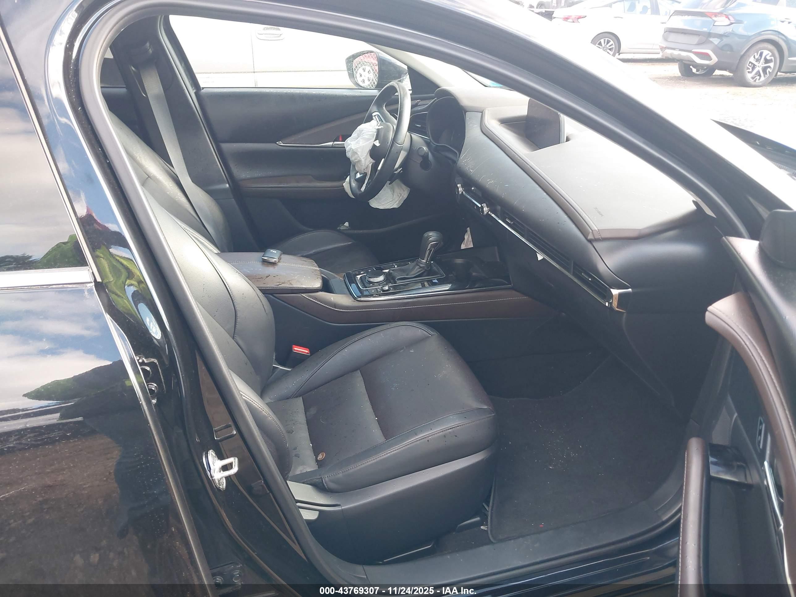 MAZDA CX-30 image 5