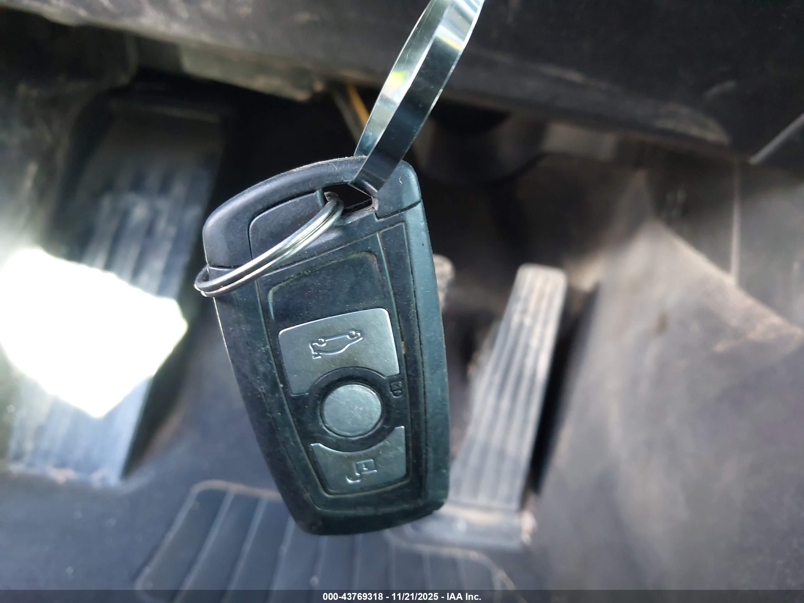 BMW 328I image 11