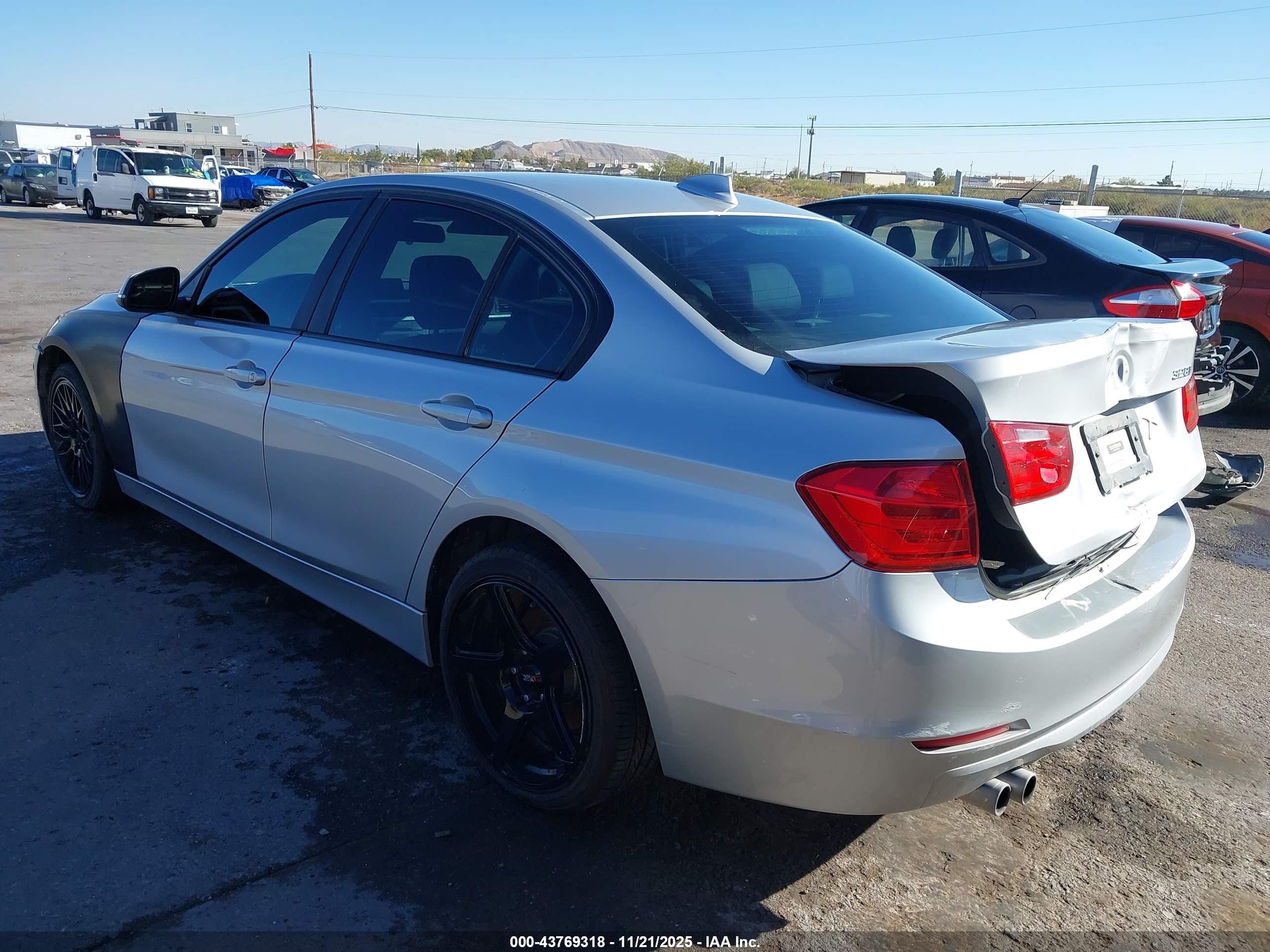 BMW 328I image 3