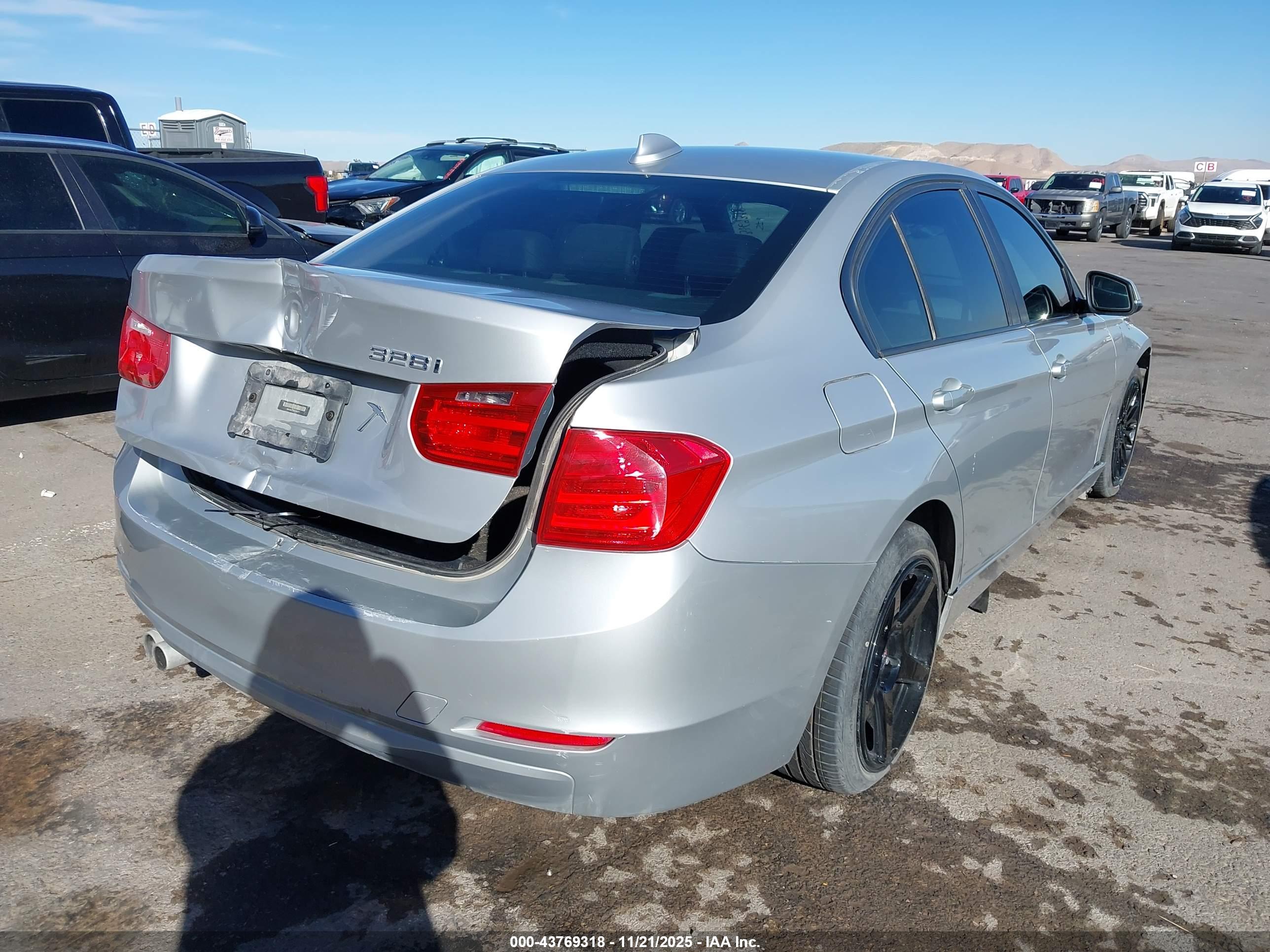 BMW 328I image 4