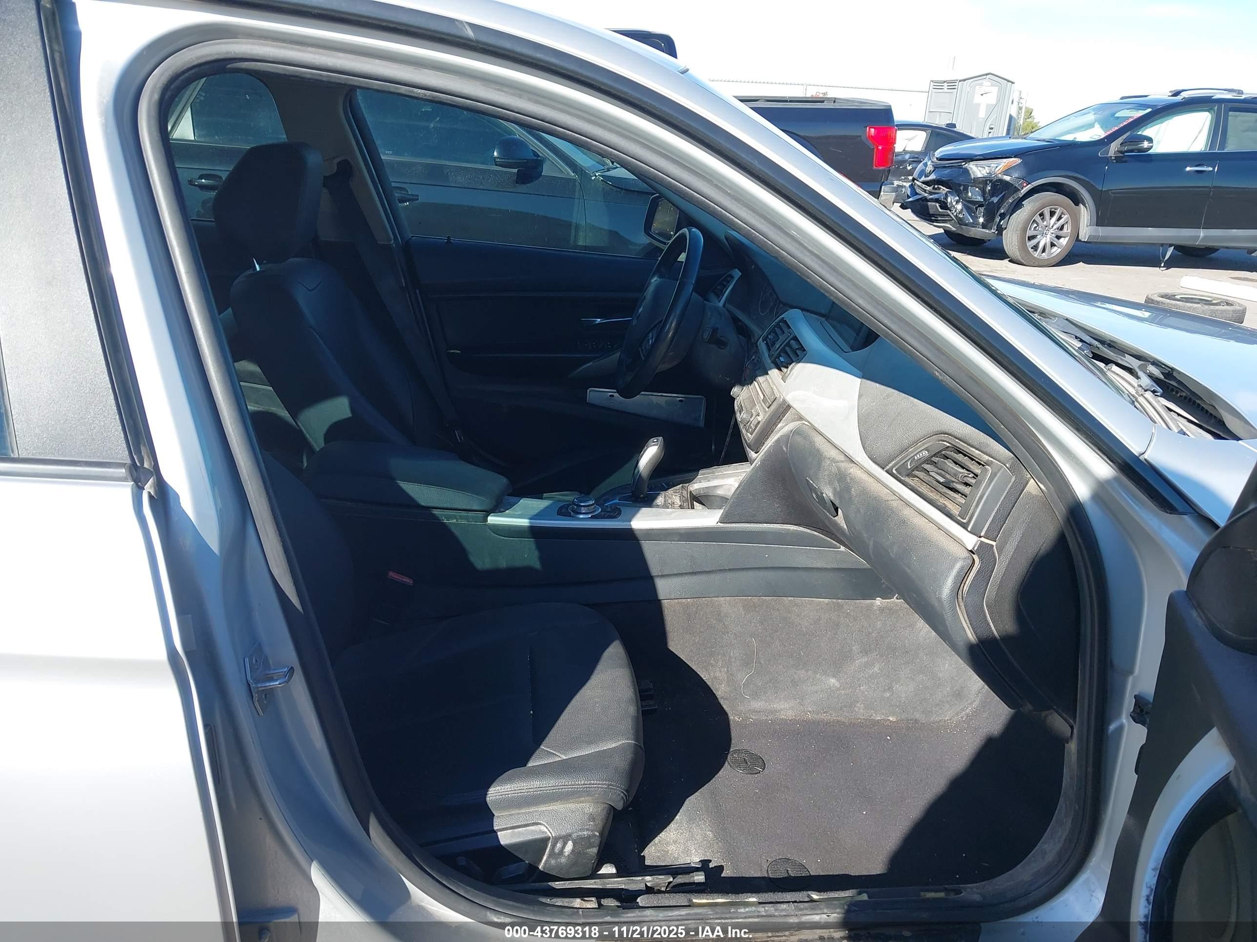 BMW 328I image 5