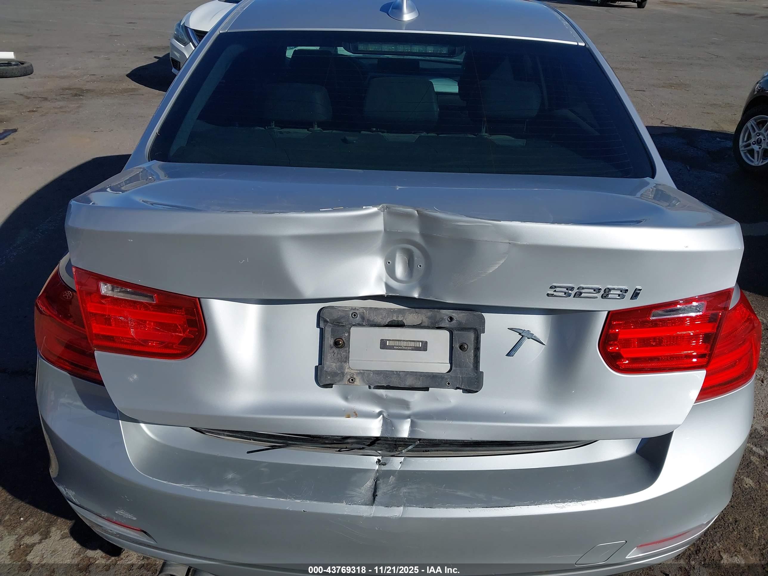 BMW 328I image 6