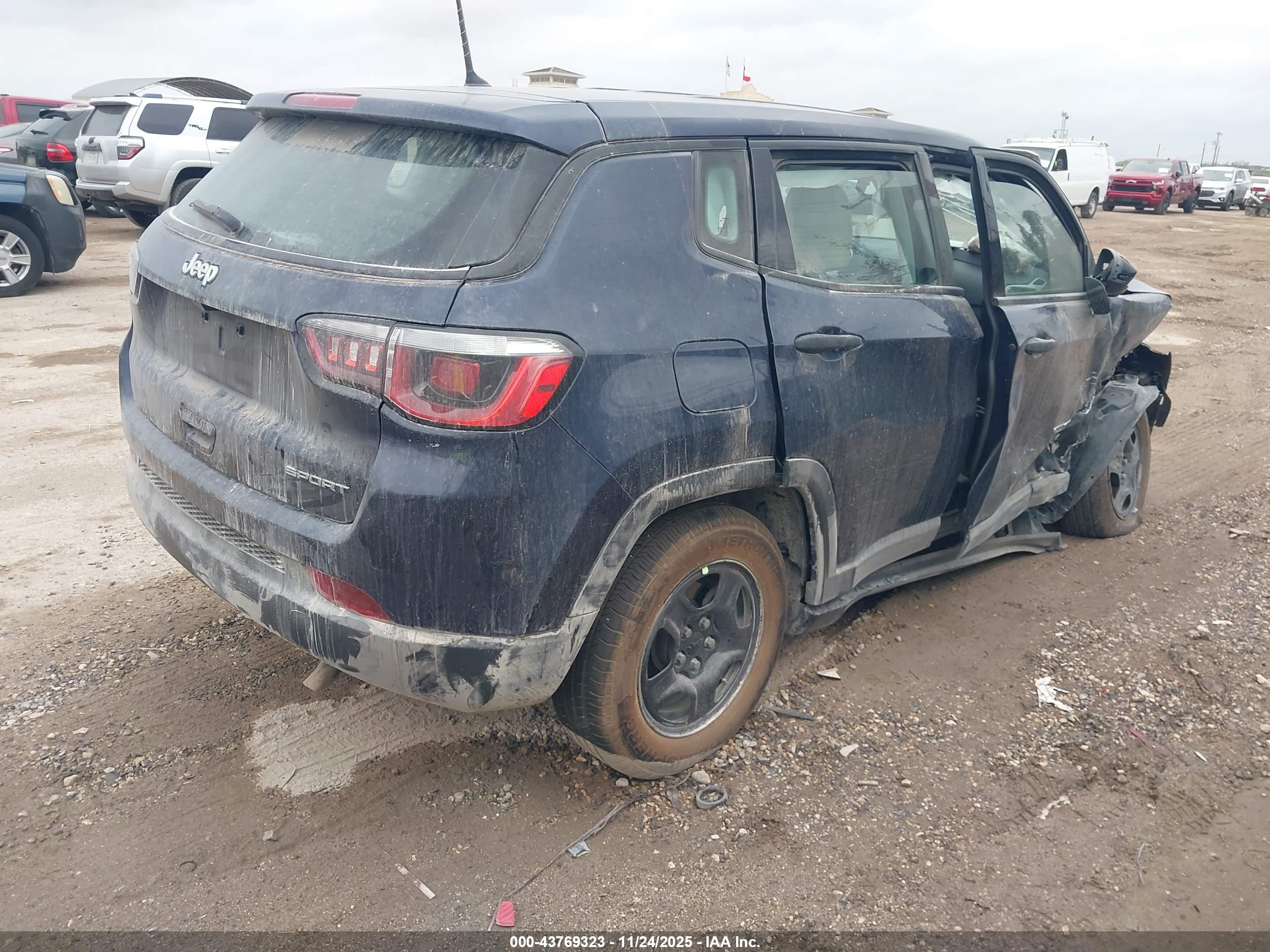 JEEP COMPASS image 4