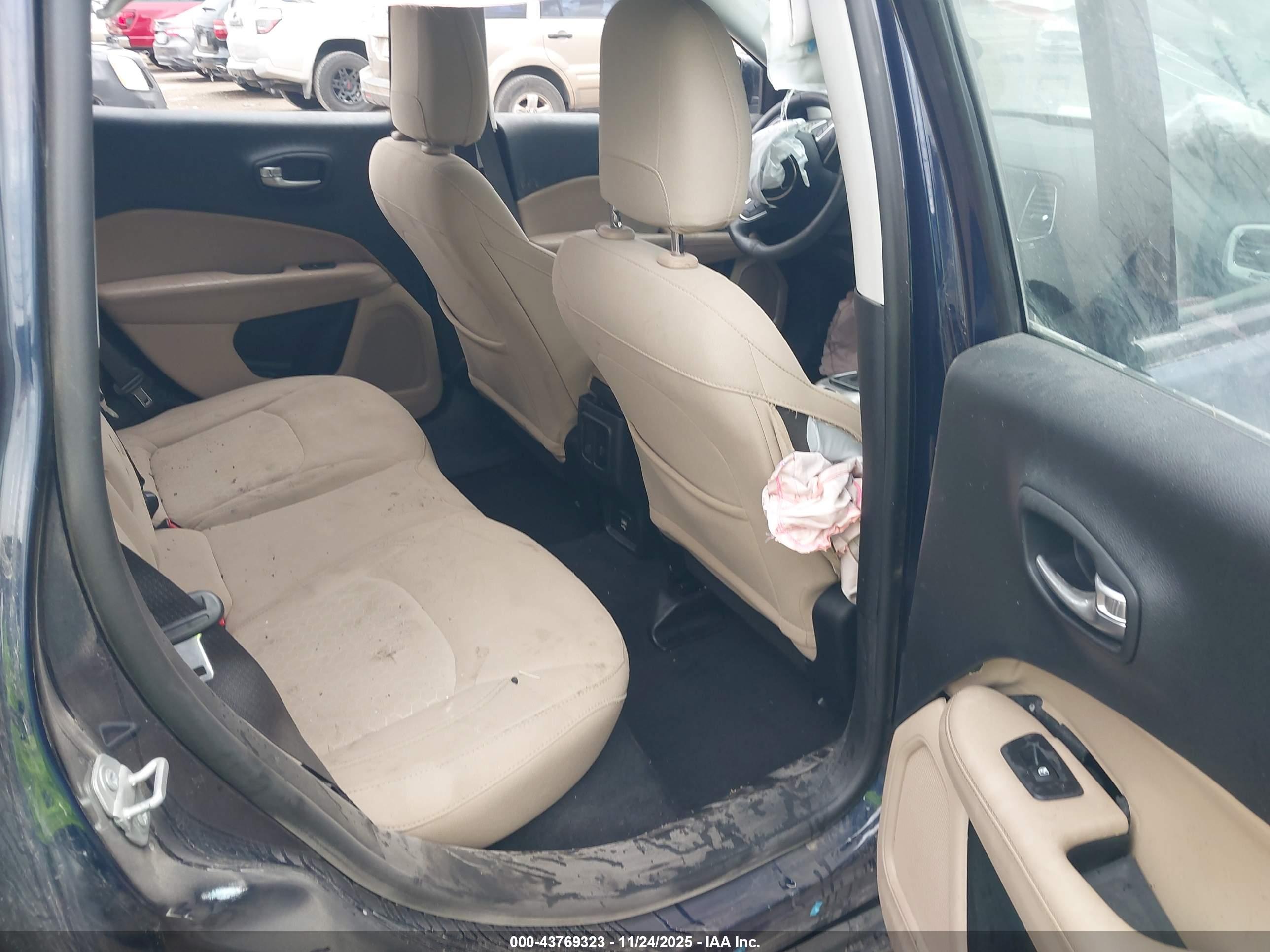 JEEP COMPASS image 8