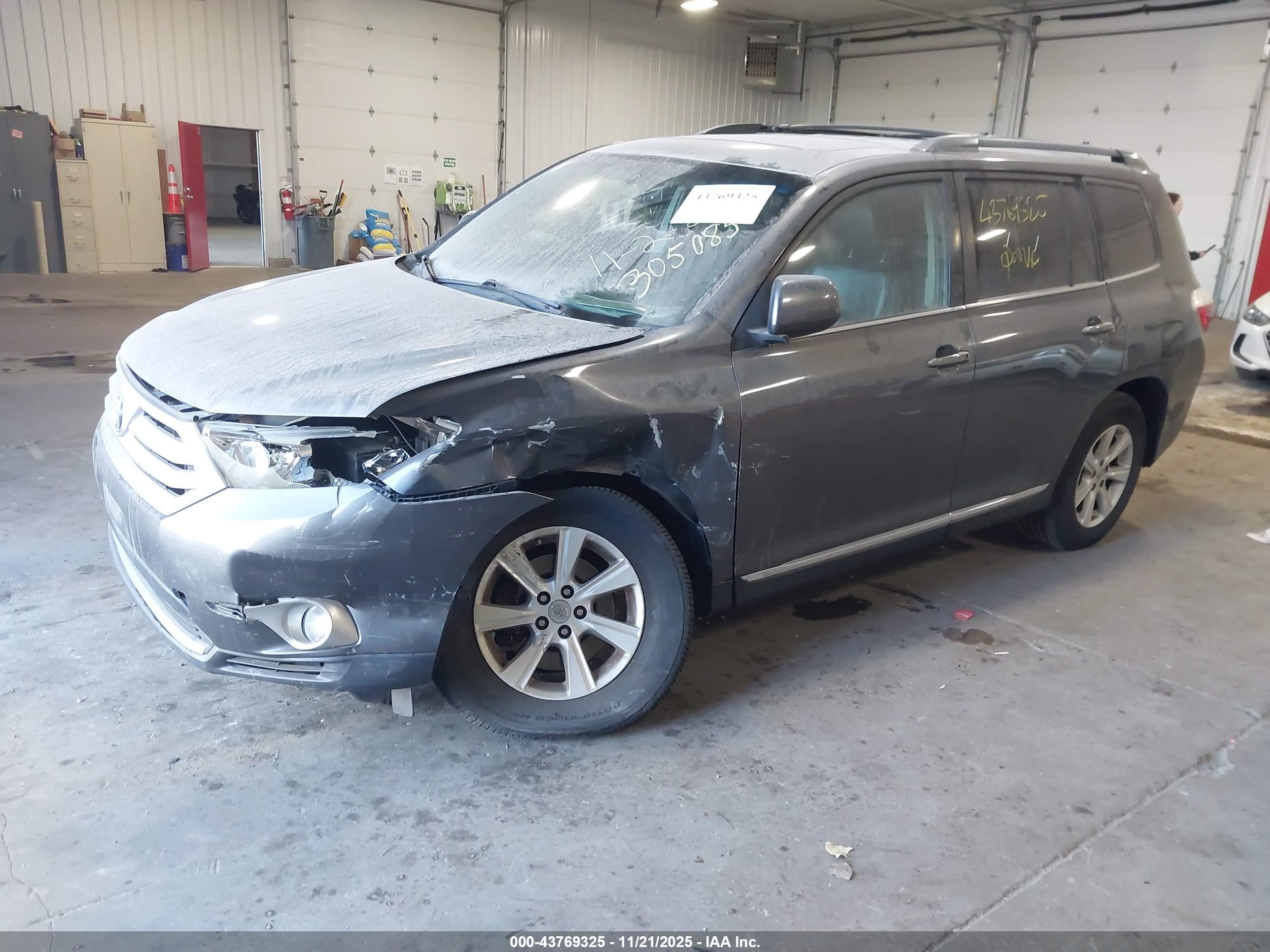 TOYOTA HIGHLANDER image 2