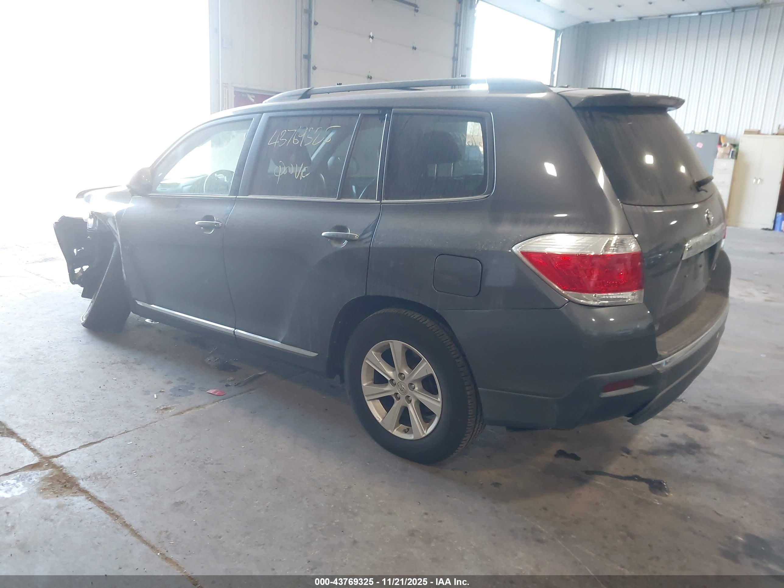 TOYOTA HIGHLANDER image 3