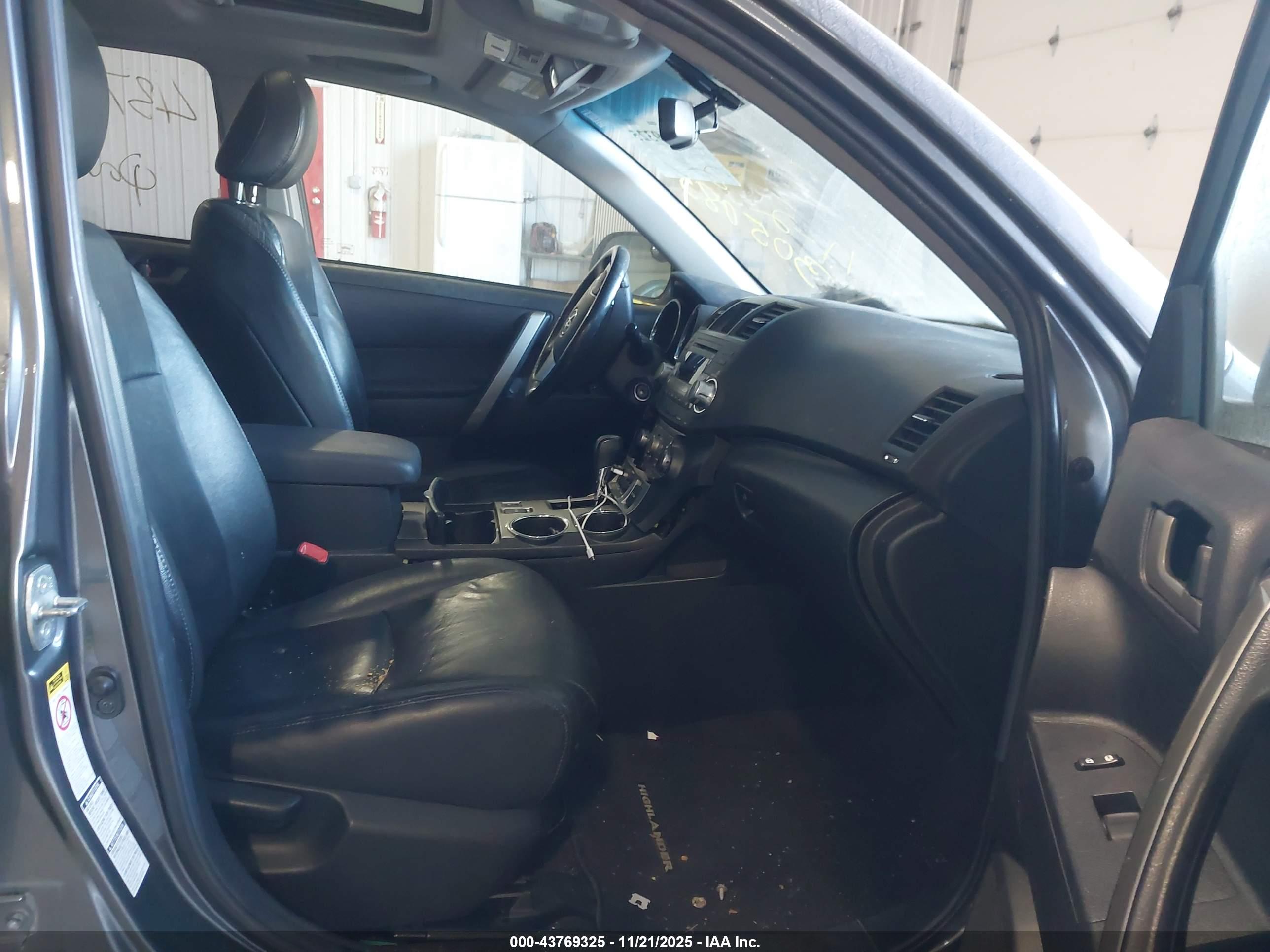 TOYOTA HIGHLANDER image 5