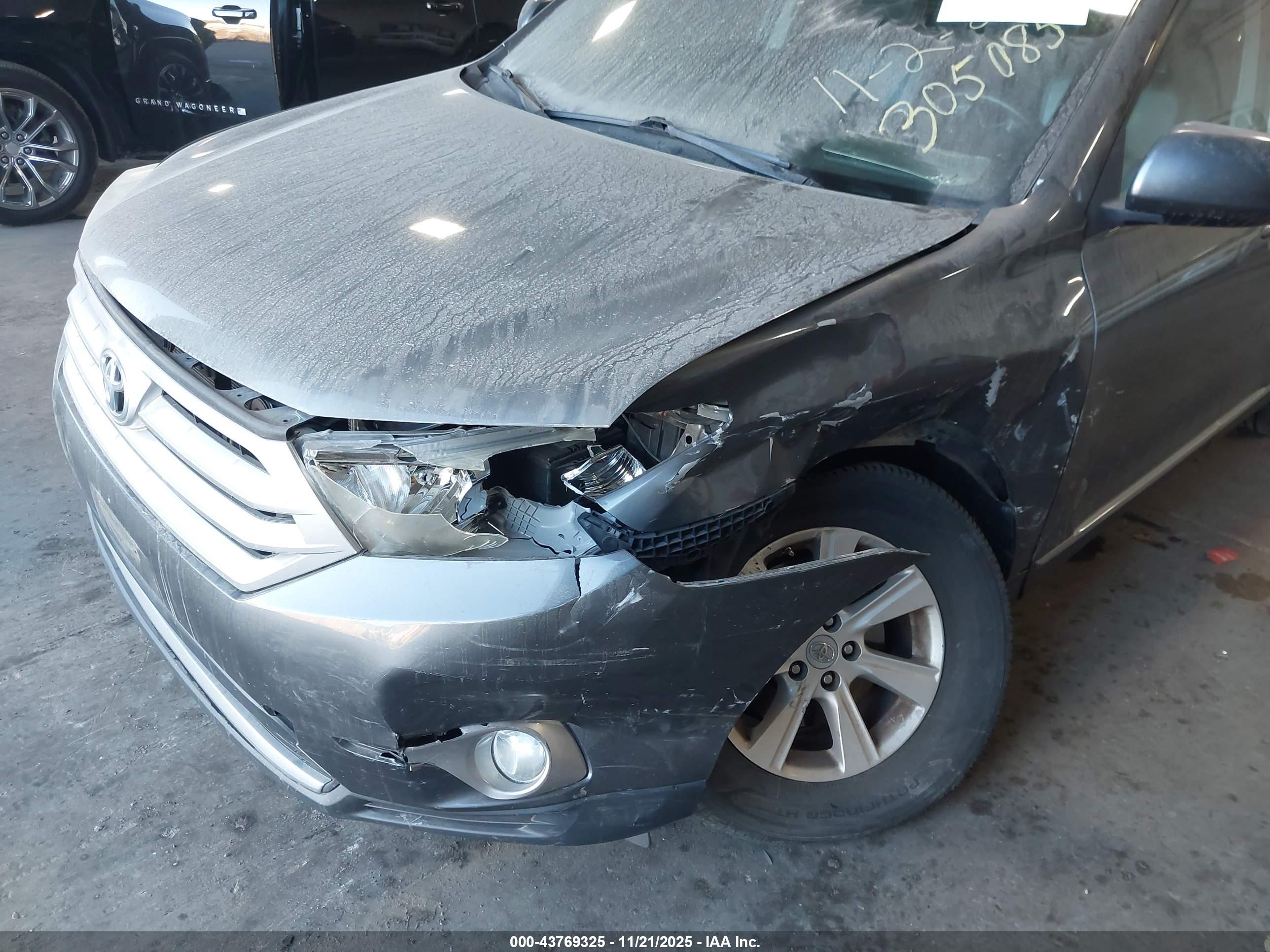 TOYOTA HIGHLANDER image 6