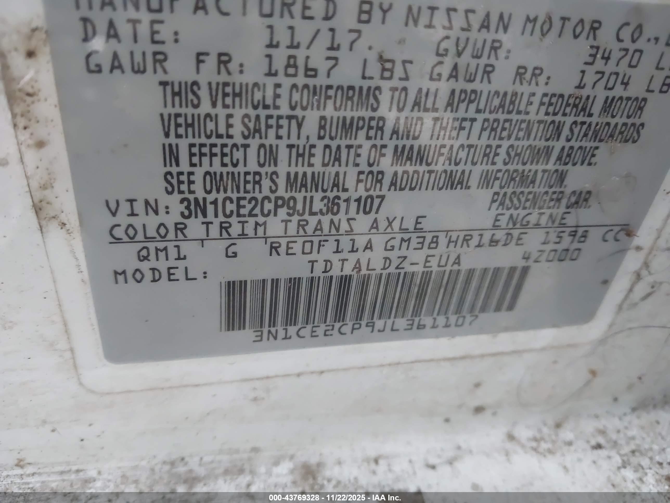 NISSAN VERSA image 9