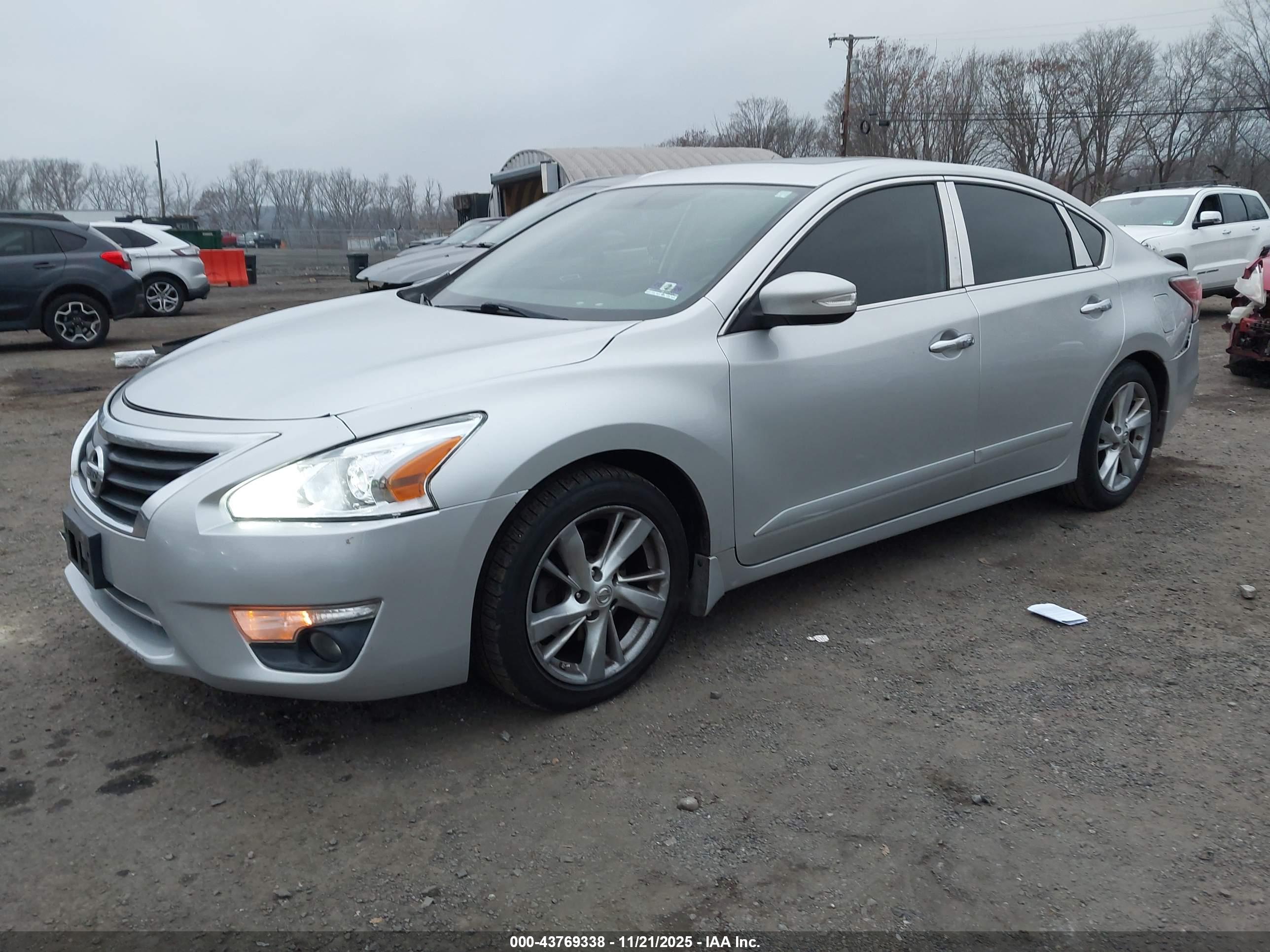 NISSAN ALTIMA image 2