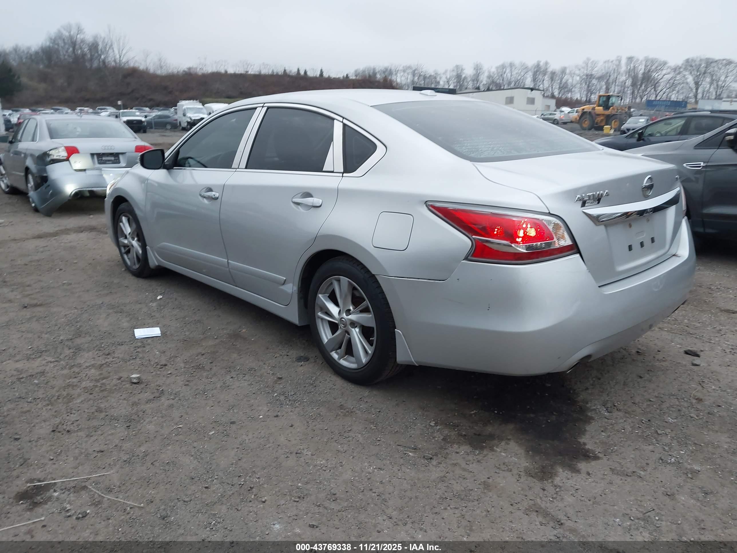 NISSAN ALTIMA image 3