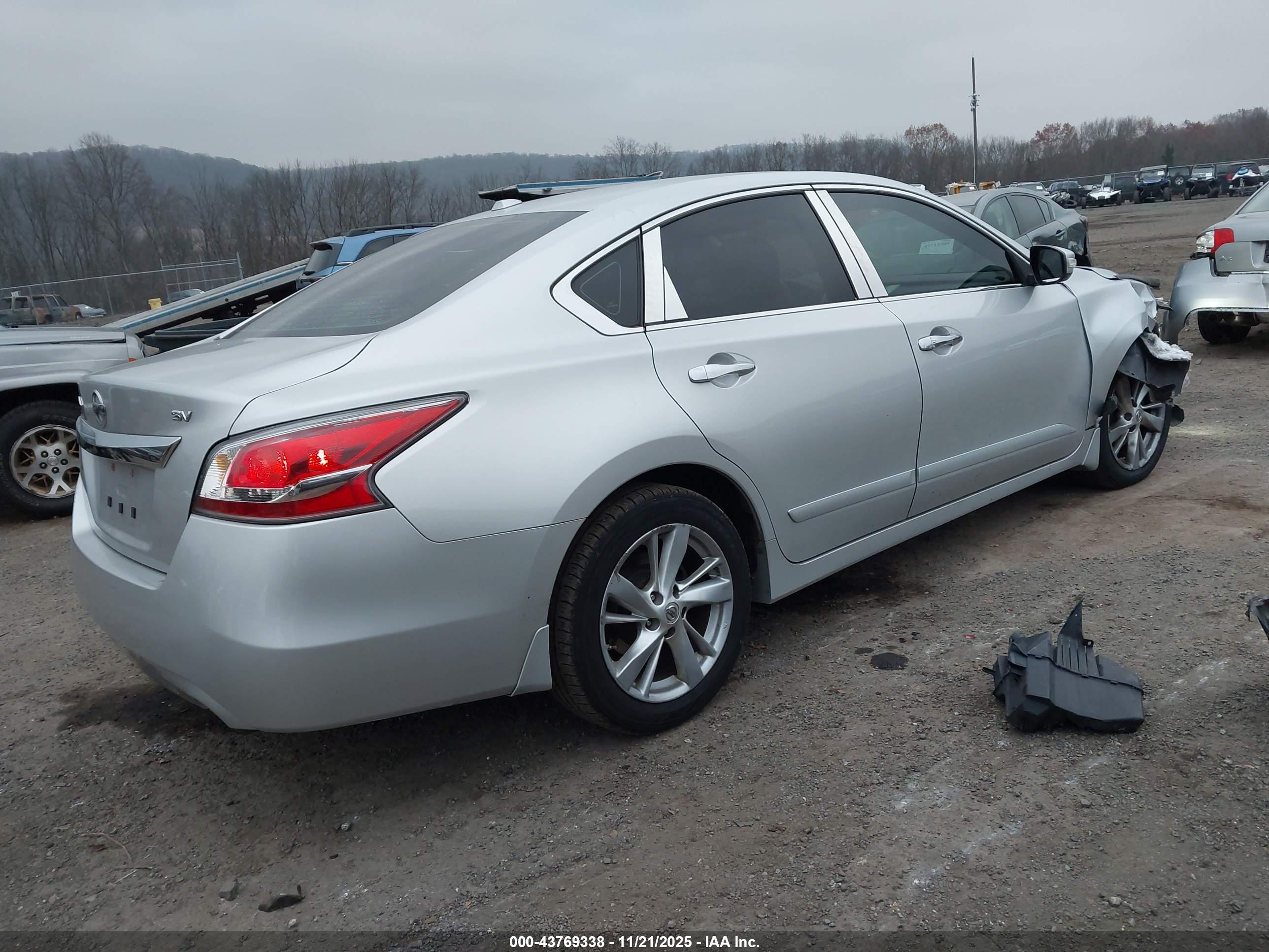 NISSAN ALTIMA image 4