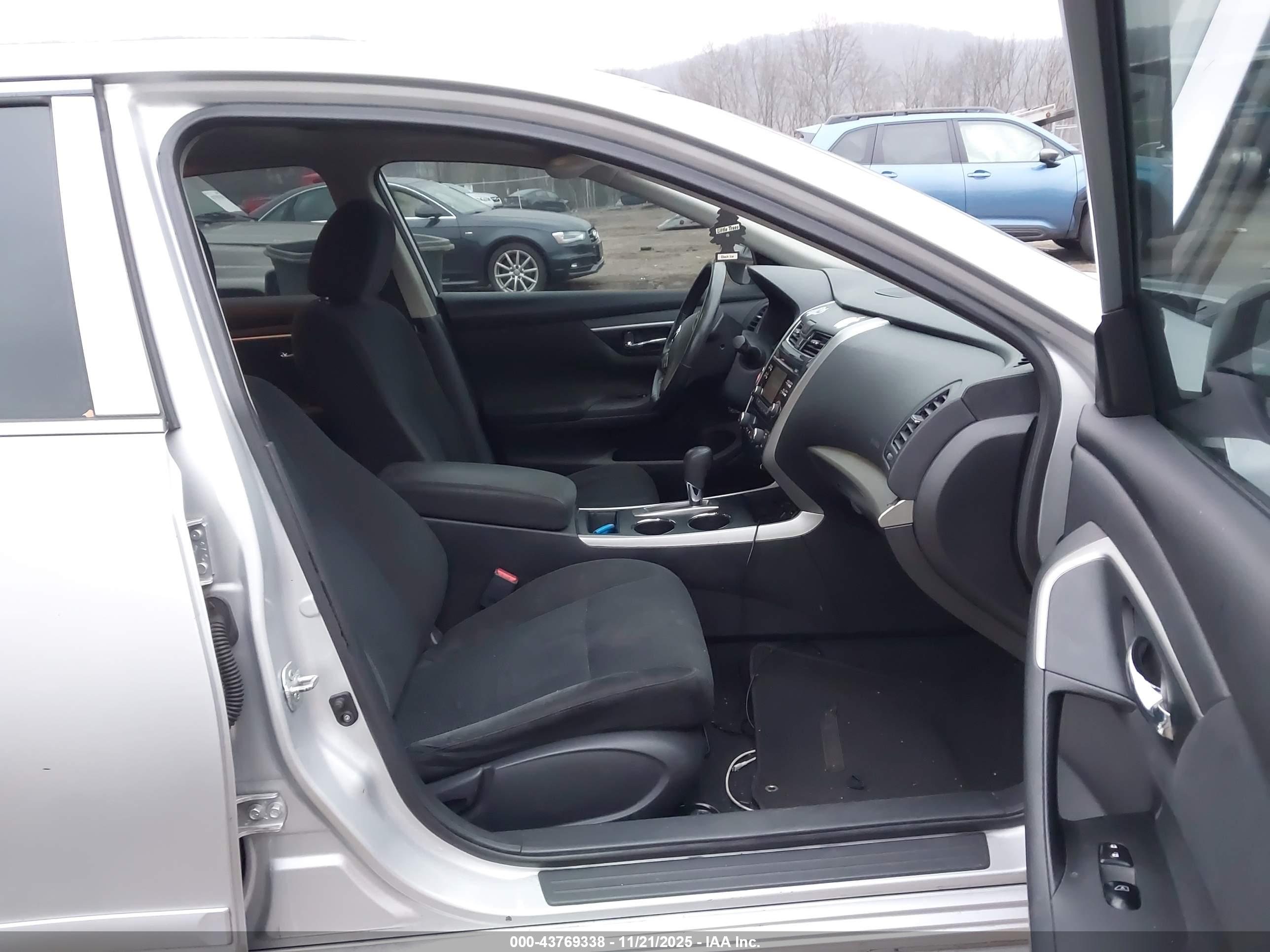 NISSAN ALTIMA image 5