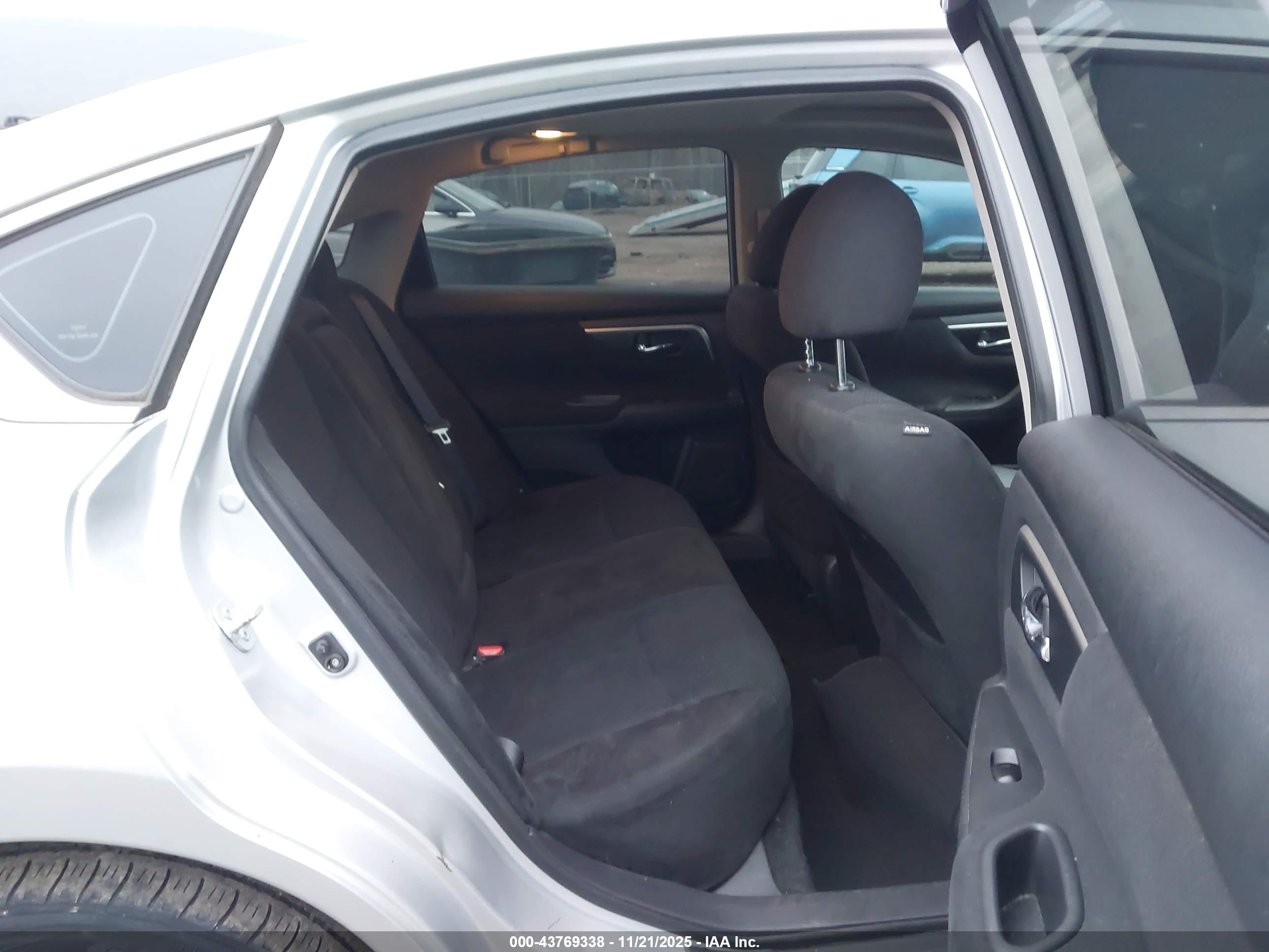NISSAN ALTIMA image 8