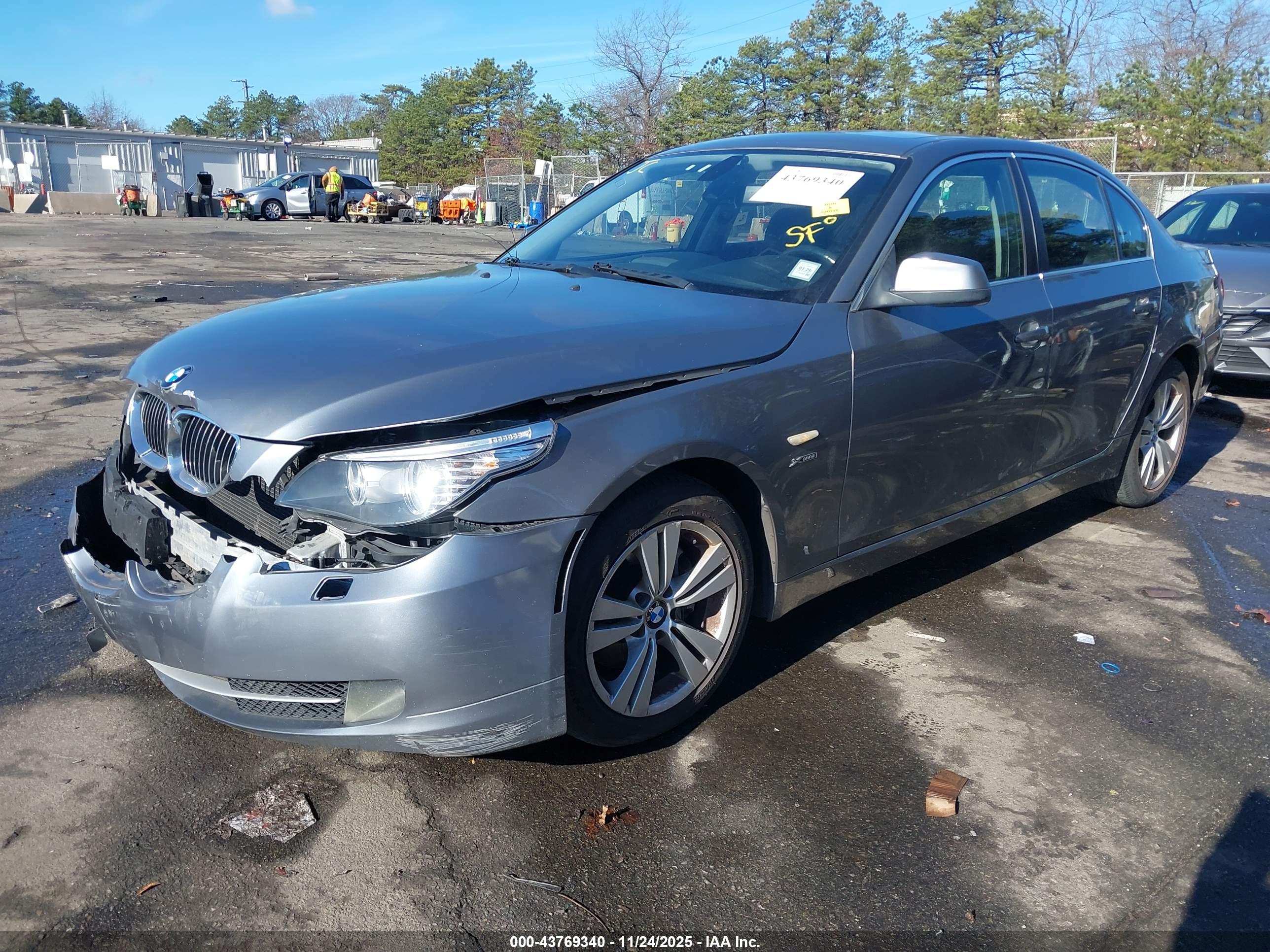 BMW 528I image 2