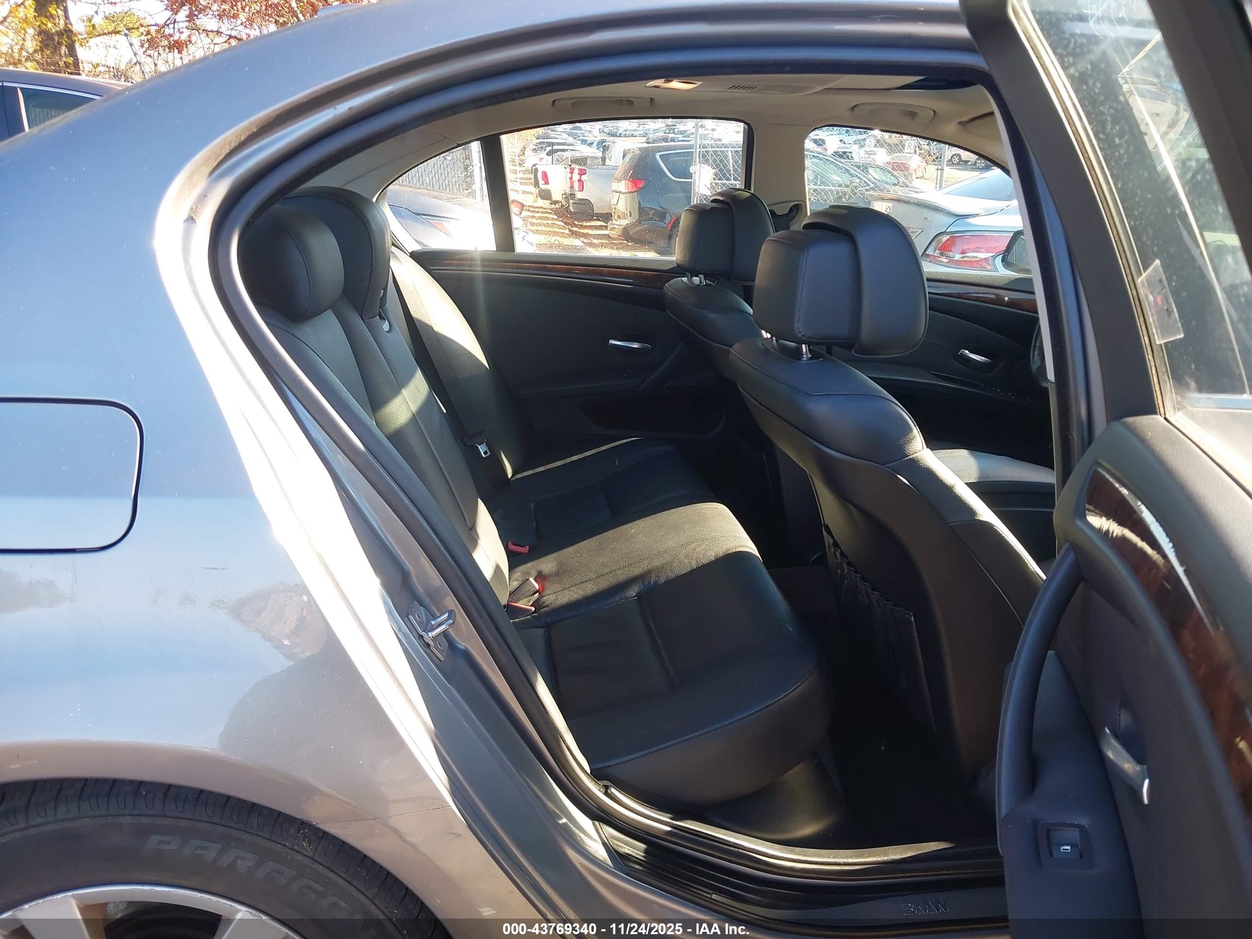 BMW 528I image 8