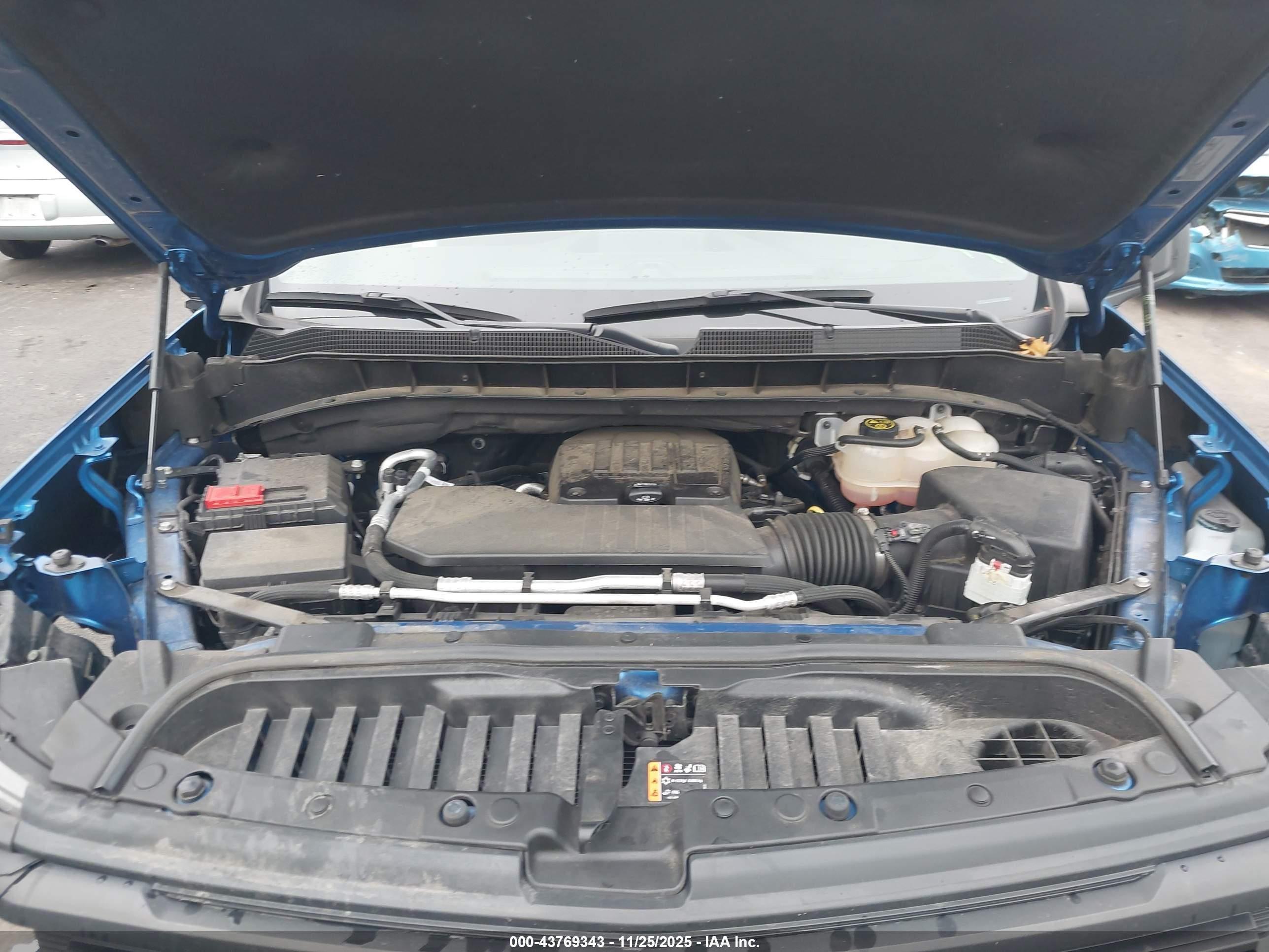 CHEVROLET SILVERADO image 10