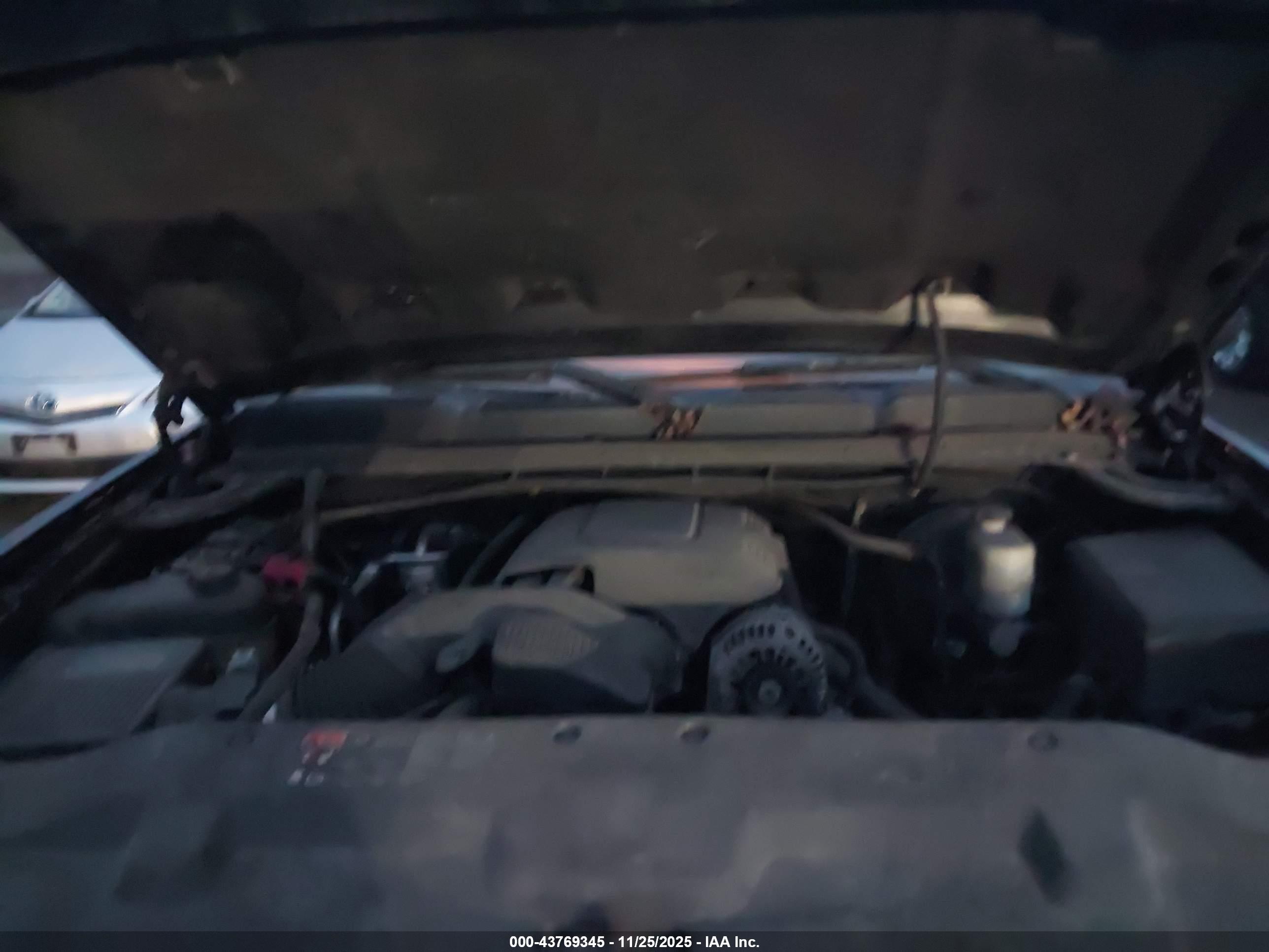 CHEVROLET SILVERADO image 10