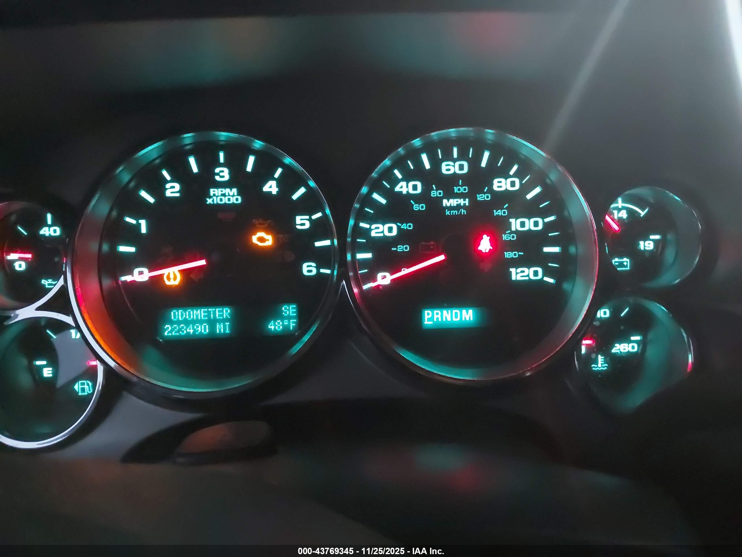 CHEVROLET SILVERADO image 7