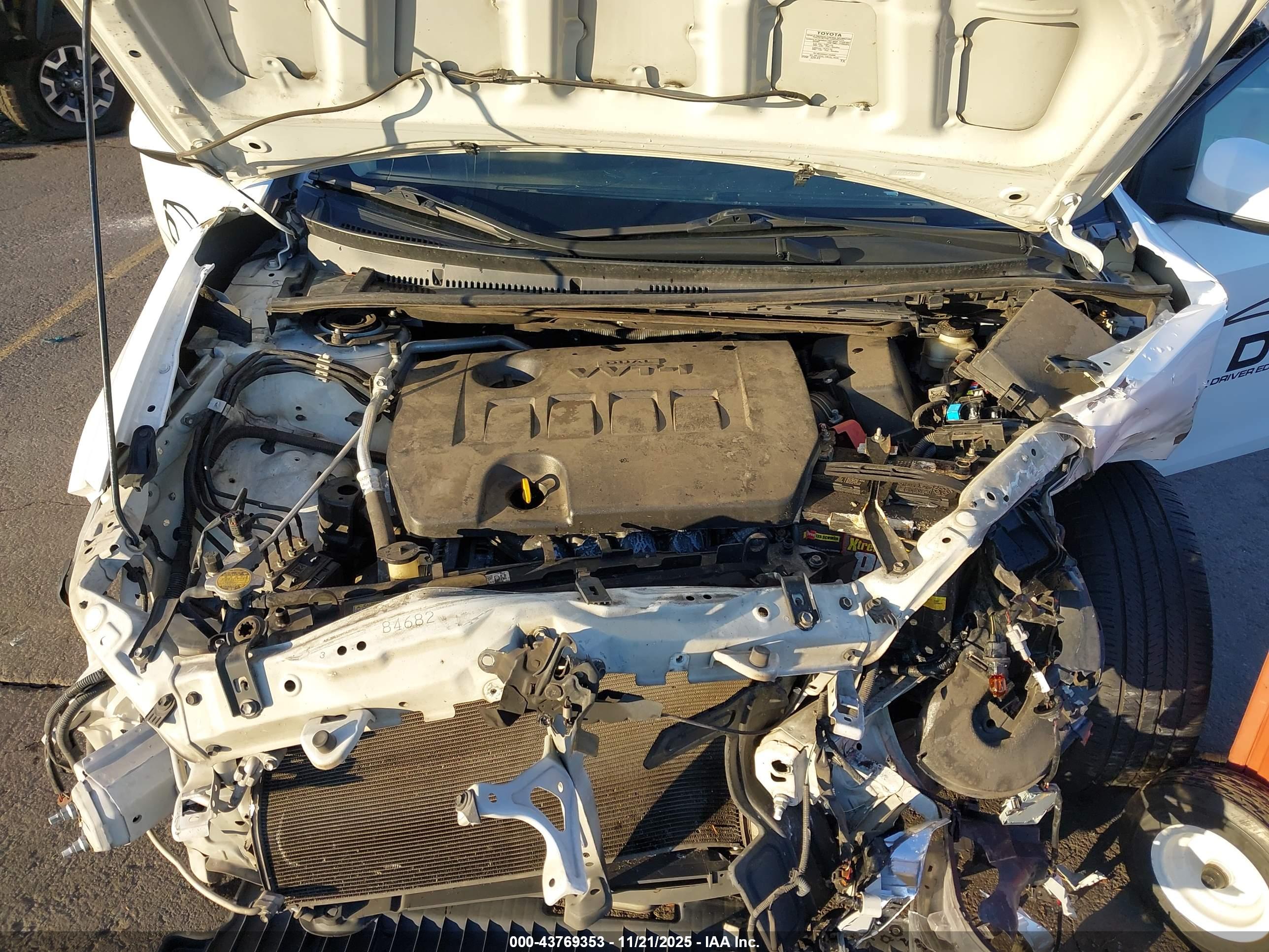 TOYOTA COROLLA image 10