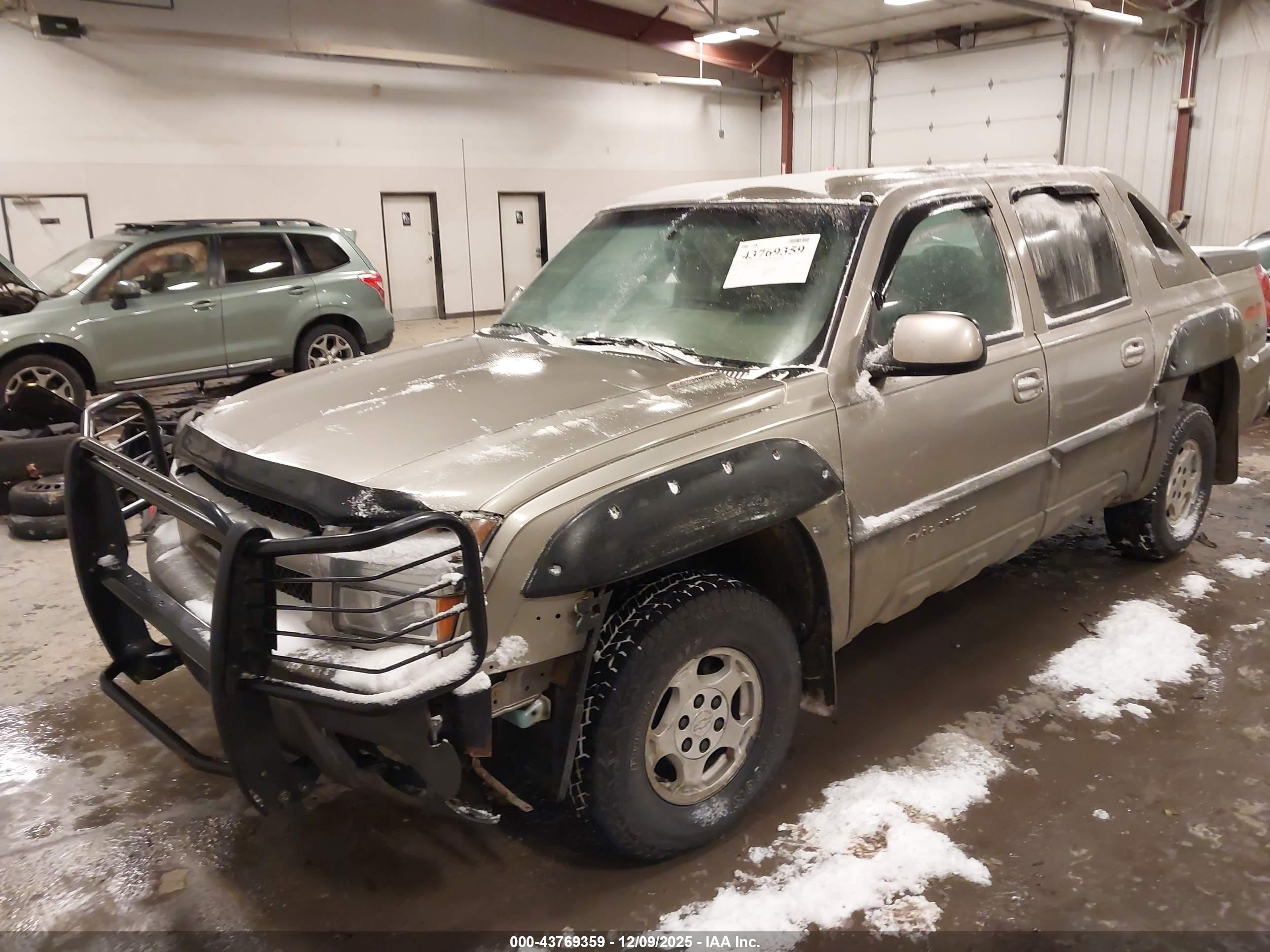 CHEVROLET AVALANCHE image 2