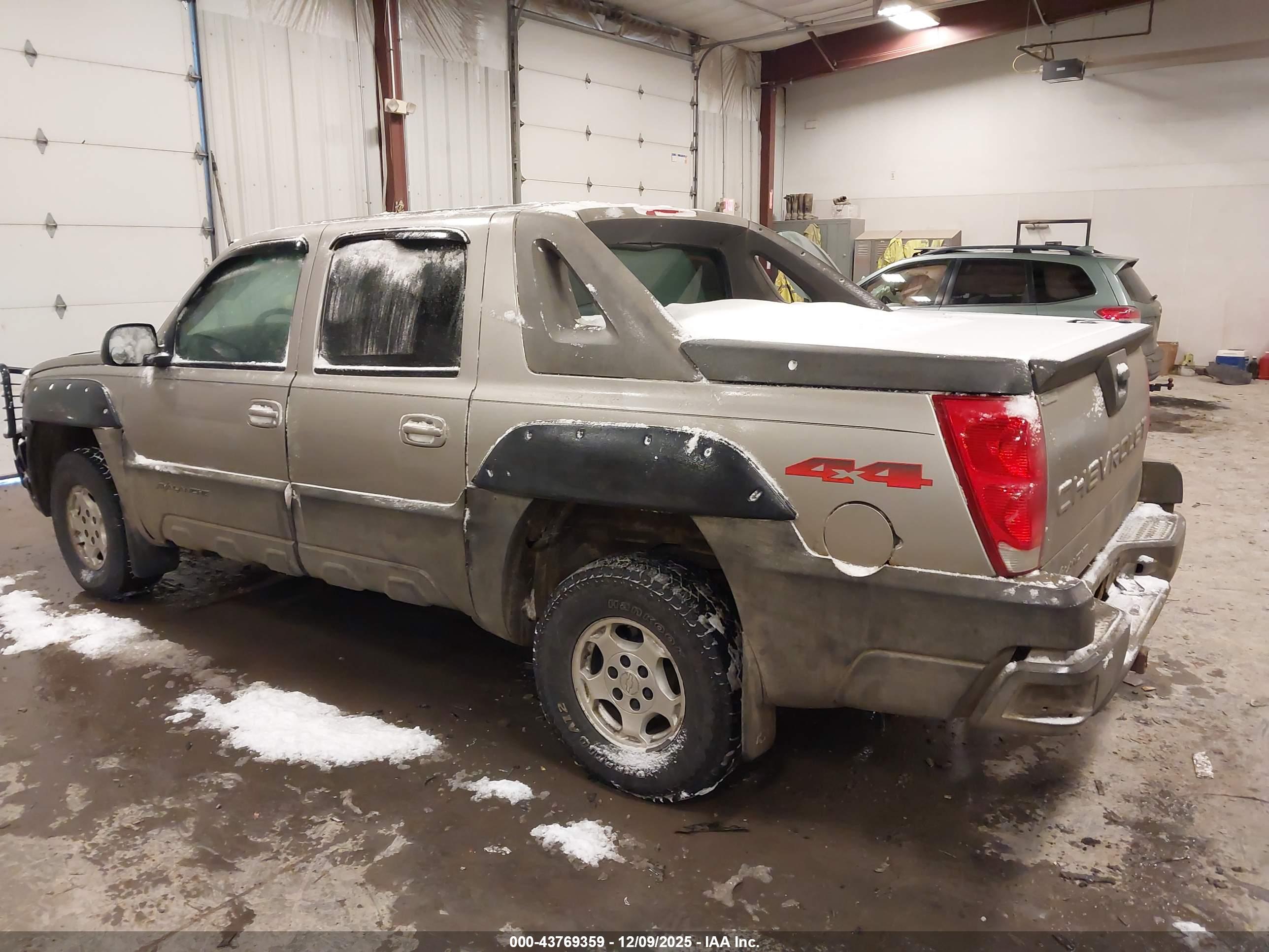CHEVROLET AVALANCHE image 3