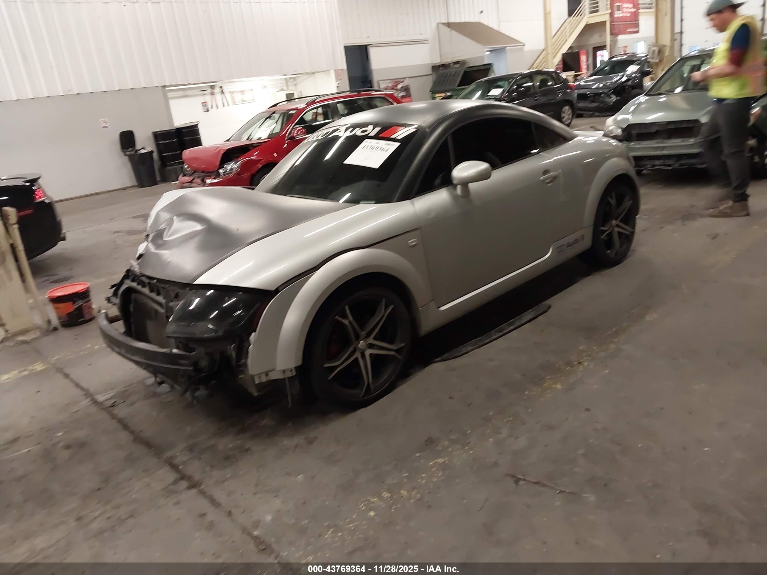 AUDI TT image 2
