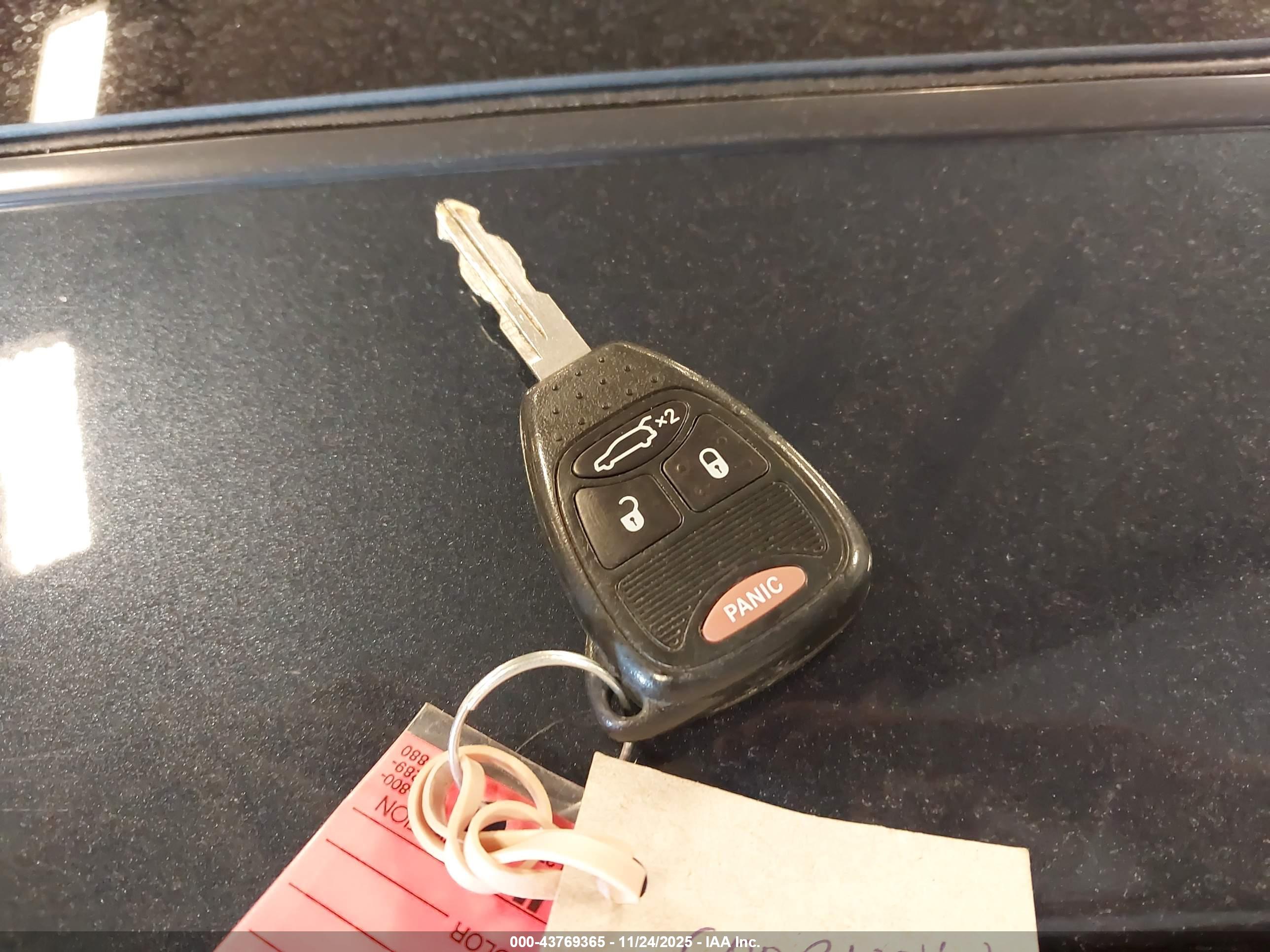 CHRYSLER PACIFICA image 11