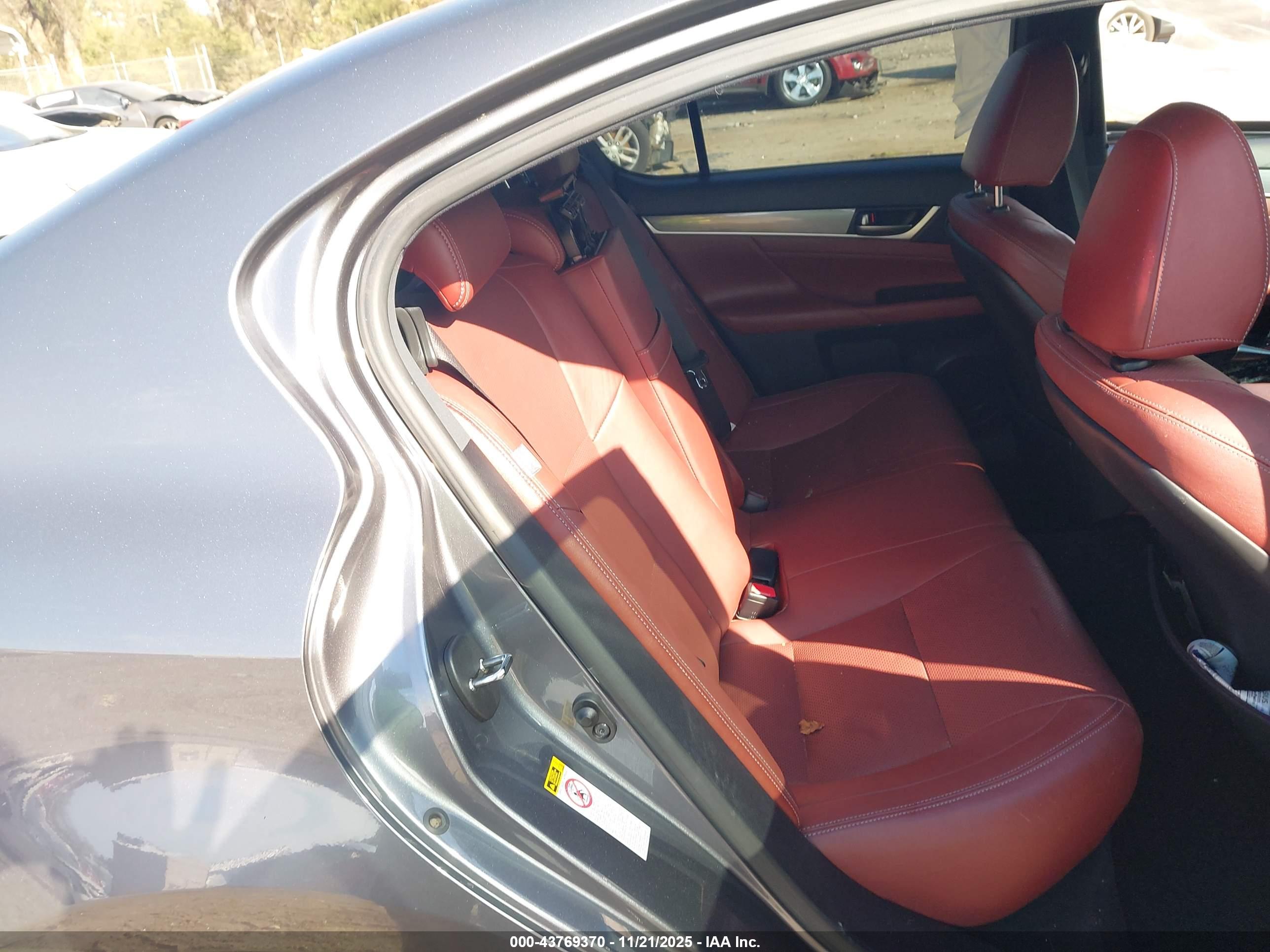LEXUS GS image 8