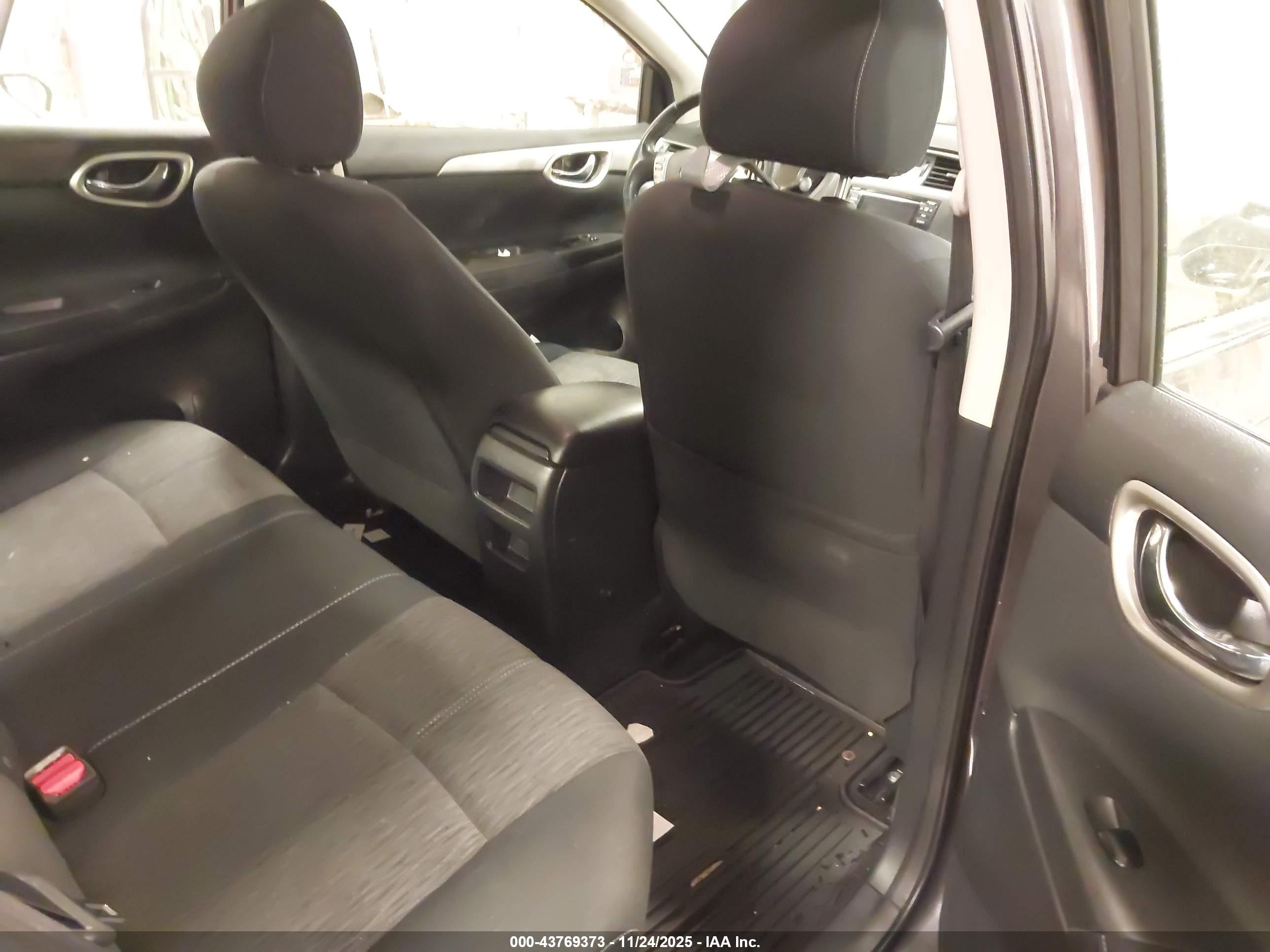 NISSAN SENTRA image 8