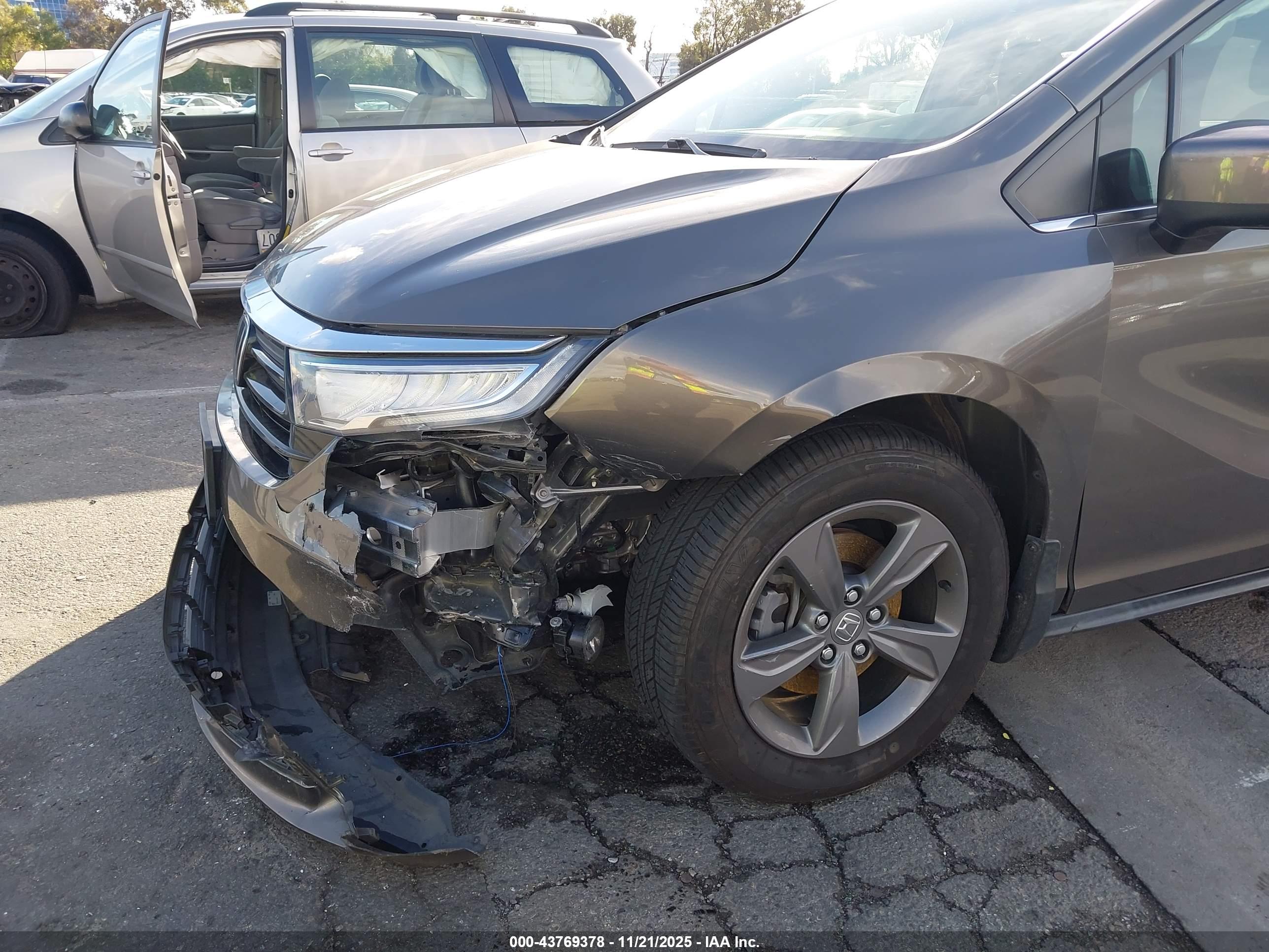 HONDA ODYSSEY image 6
