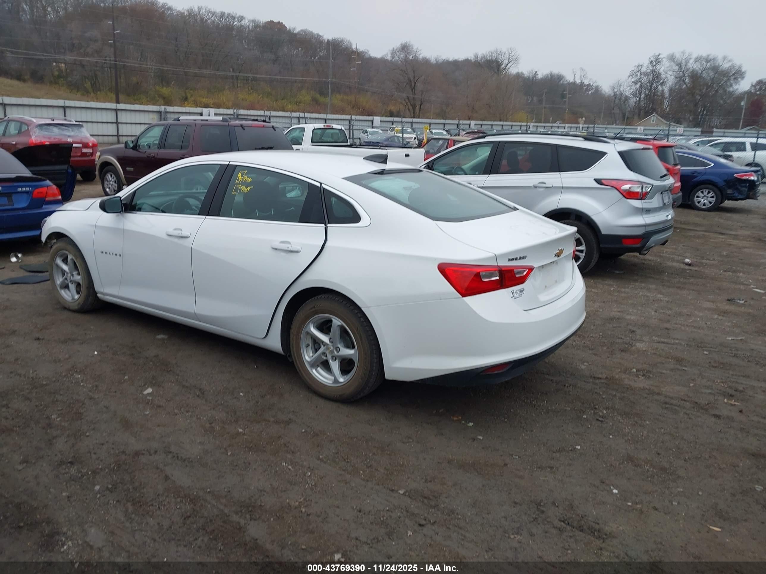 CHEVROLET MALIBU image 3