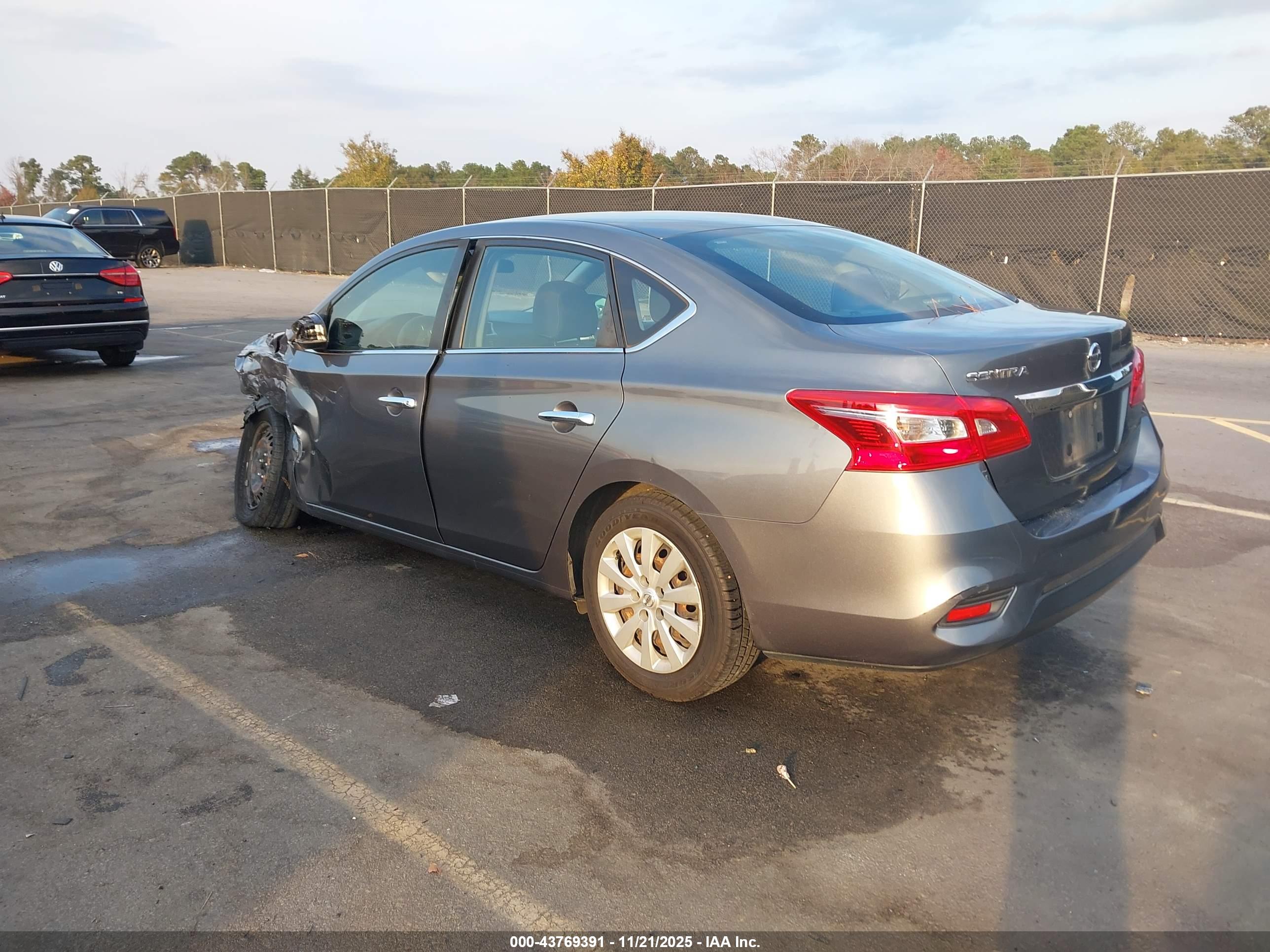 NISSAN SENTRA image 3