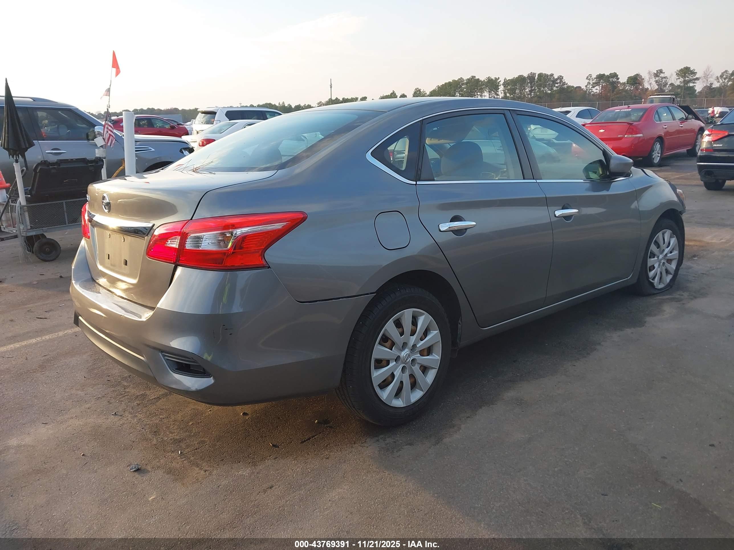 NISSAN SENTRA image 4