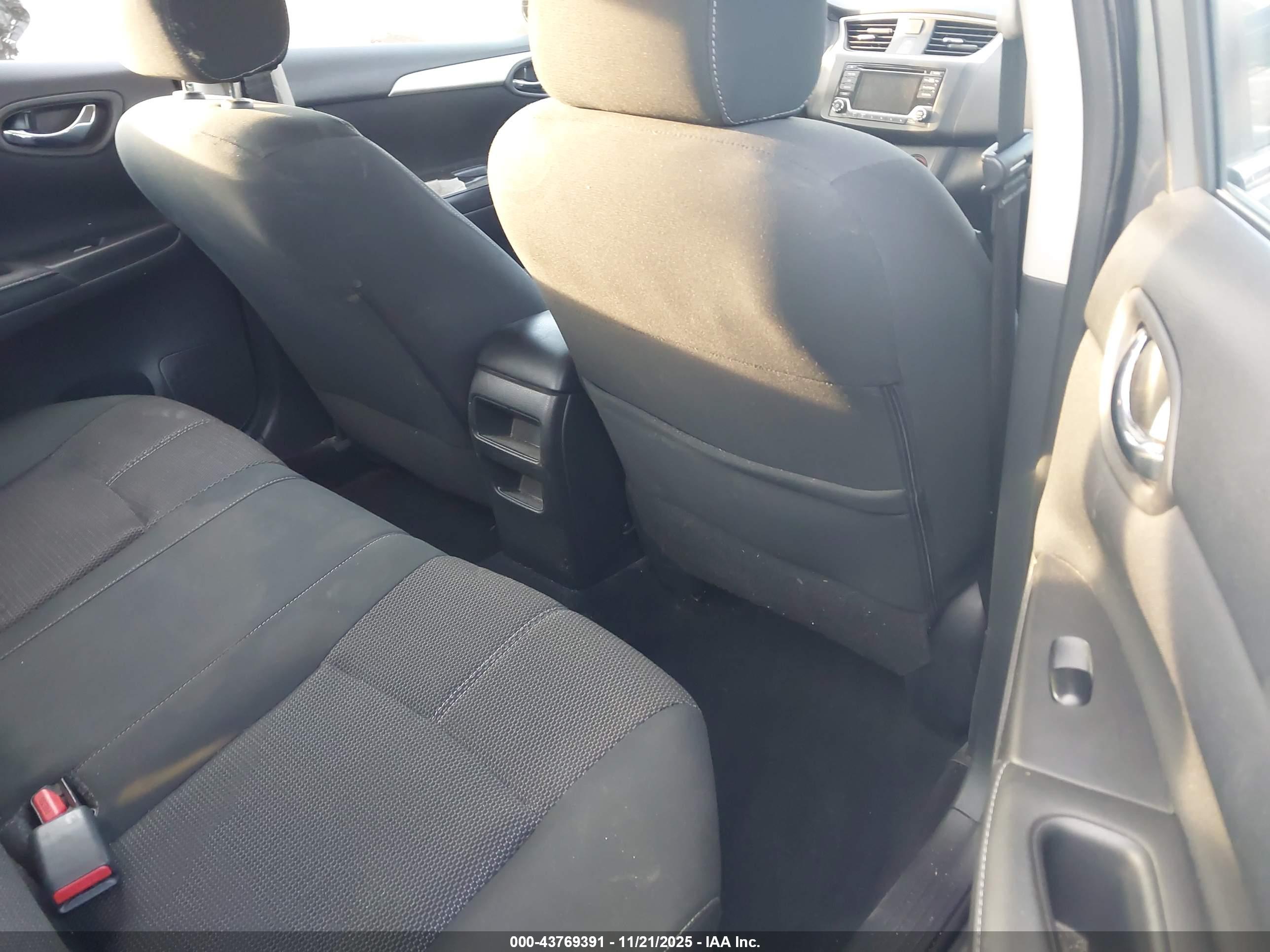 NISSAN SENTRA image 8