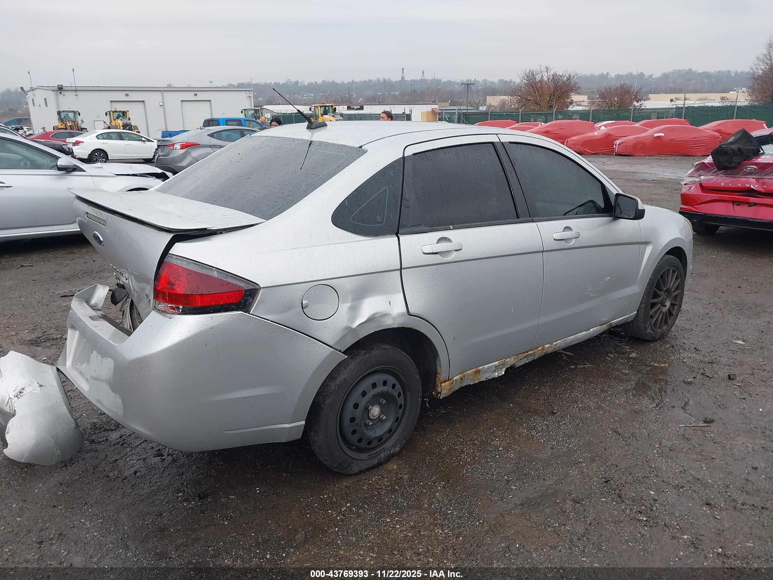 FORD FOCUS image 4