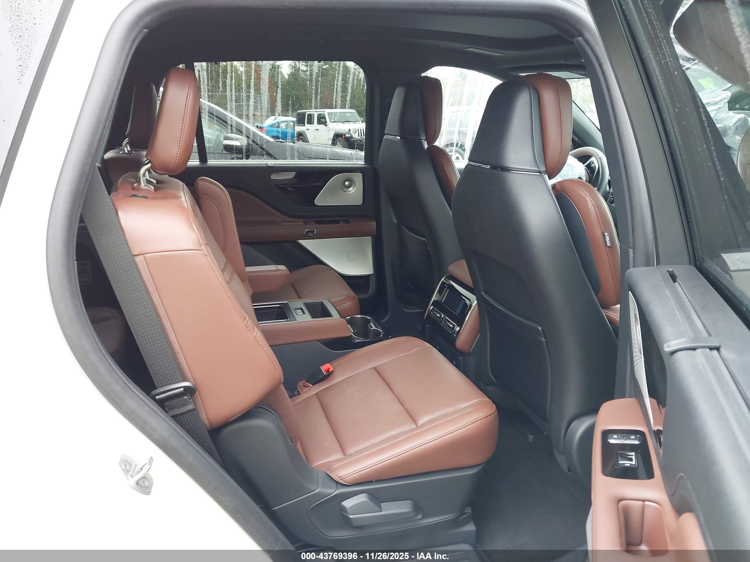 LINCOLN AVIATOR image 8